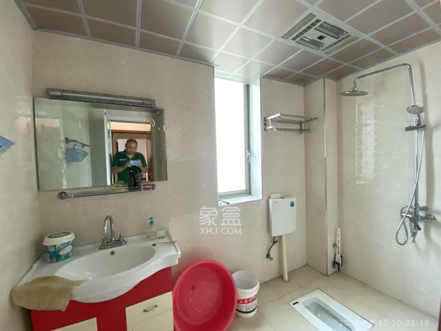 新城新世界一二三期  3室2厅2卫    2900.0元/月室内图