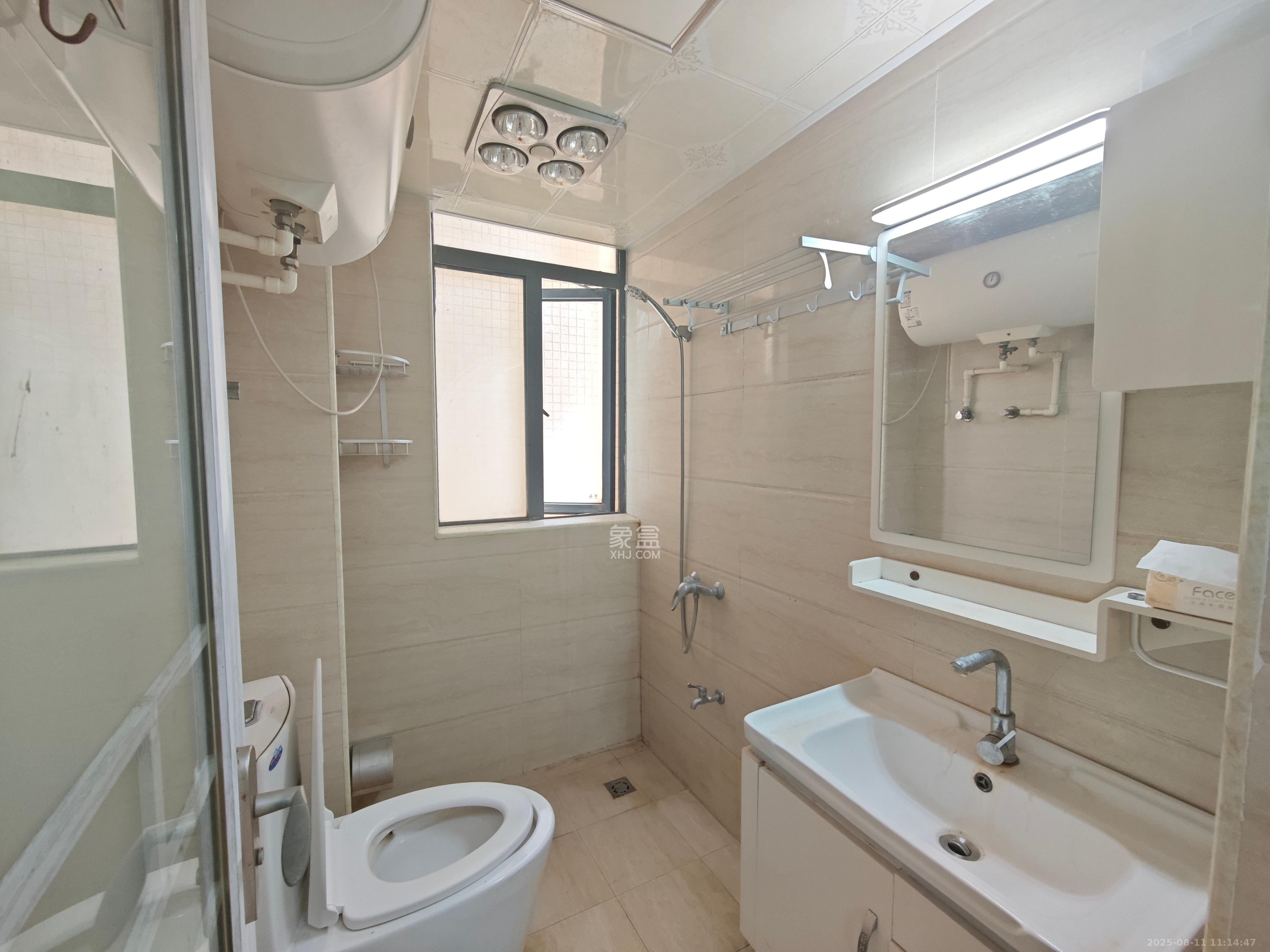 剑桥名门  2室2厅1卫    2000.0元/月 剑桥名门  2室2厅1卫    2000.0元/月室内图