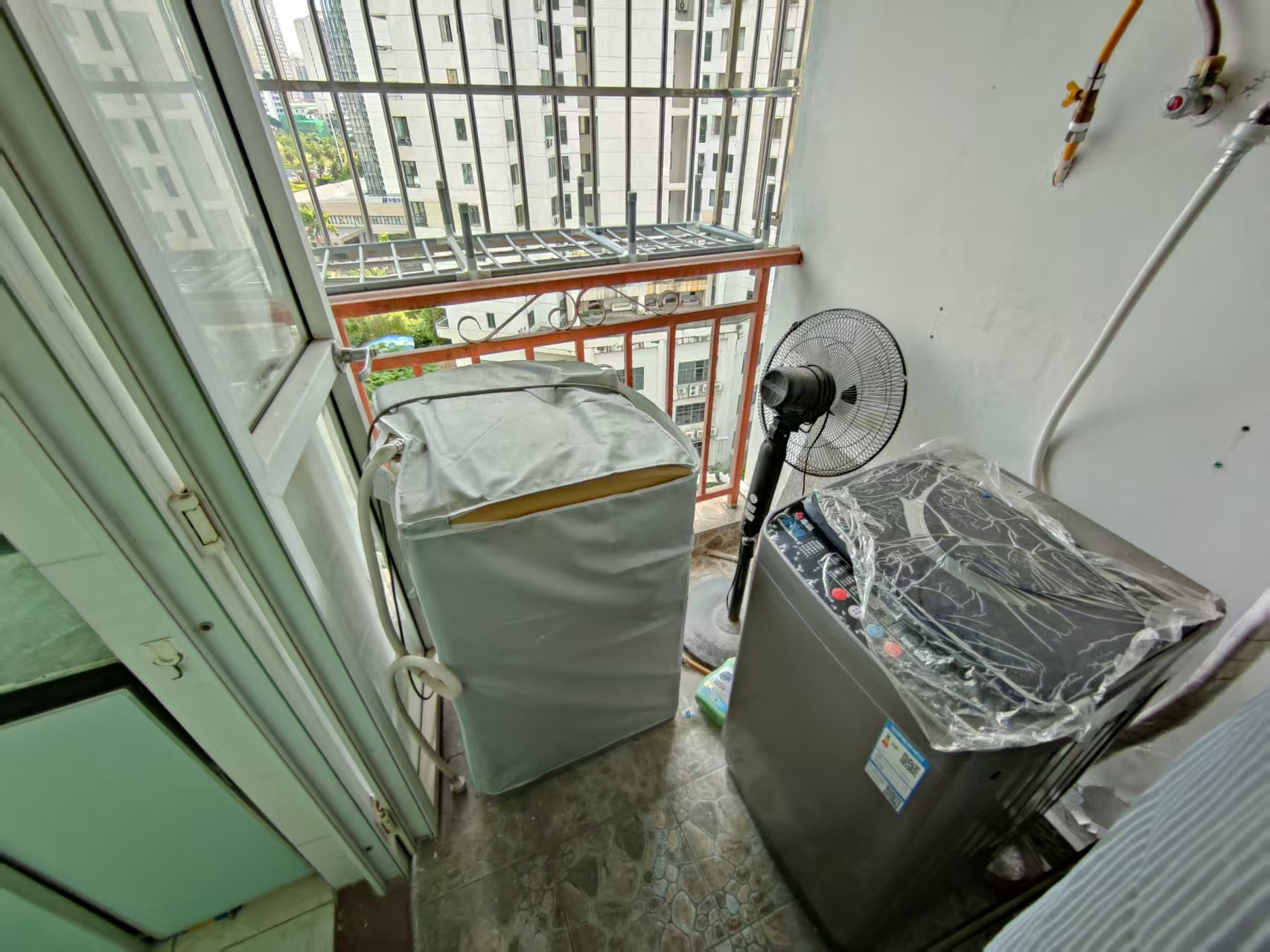 金银广场 1室0厅1卫 1300.0元/月 金银广场 1室0厅1卫 1300.0元/月室内图