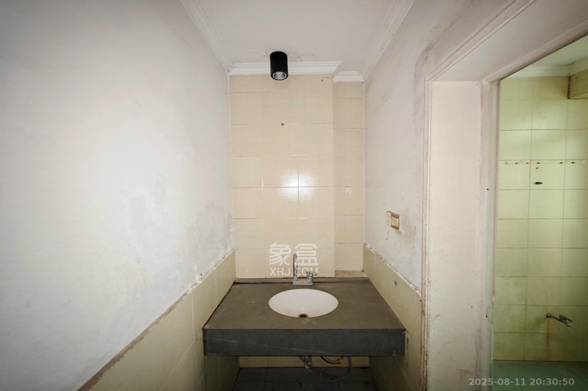 宏轩花苑 3室2厅1卫 95.0万 宏轩花苑 3室2厅1卫 95.0万其他