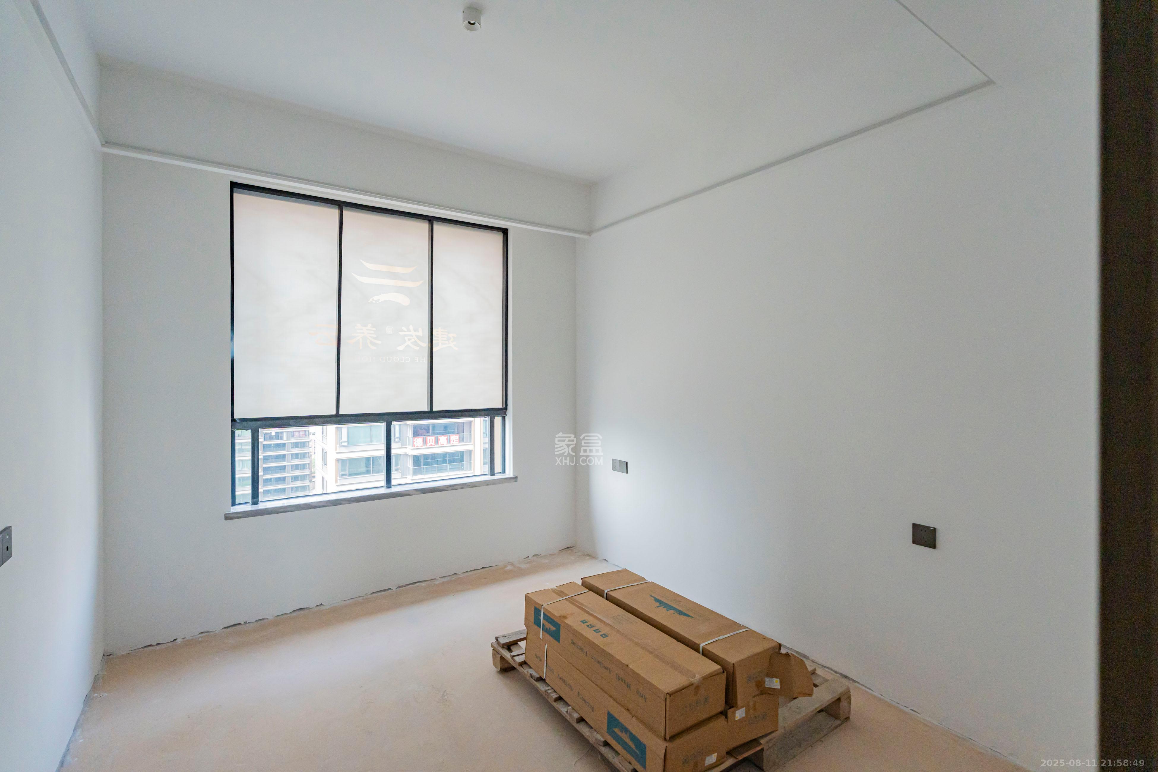 建发养云  4室2厅3卫   580.00万卧室