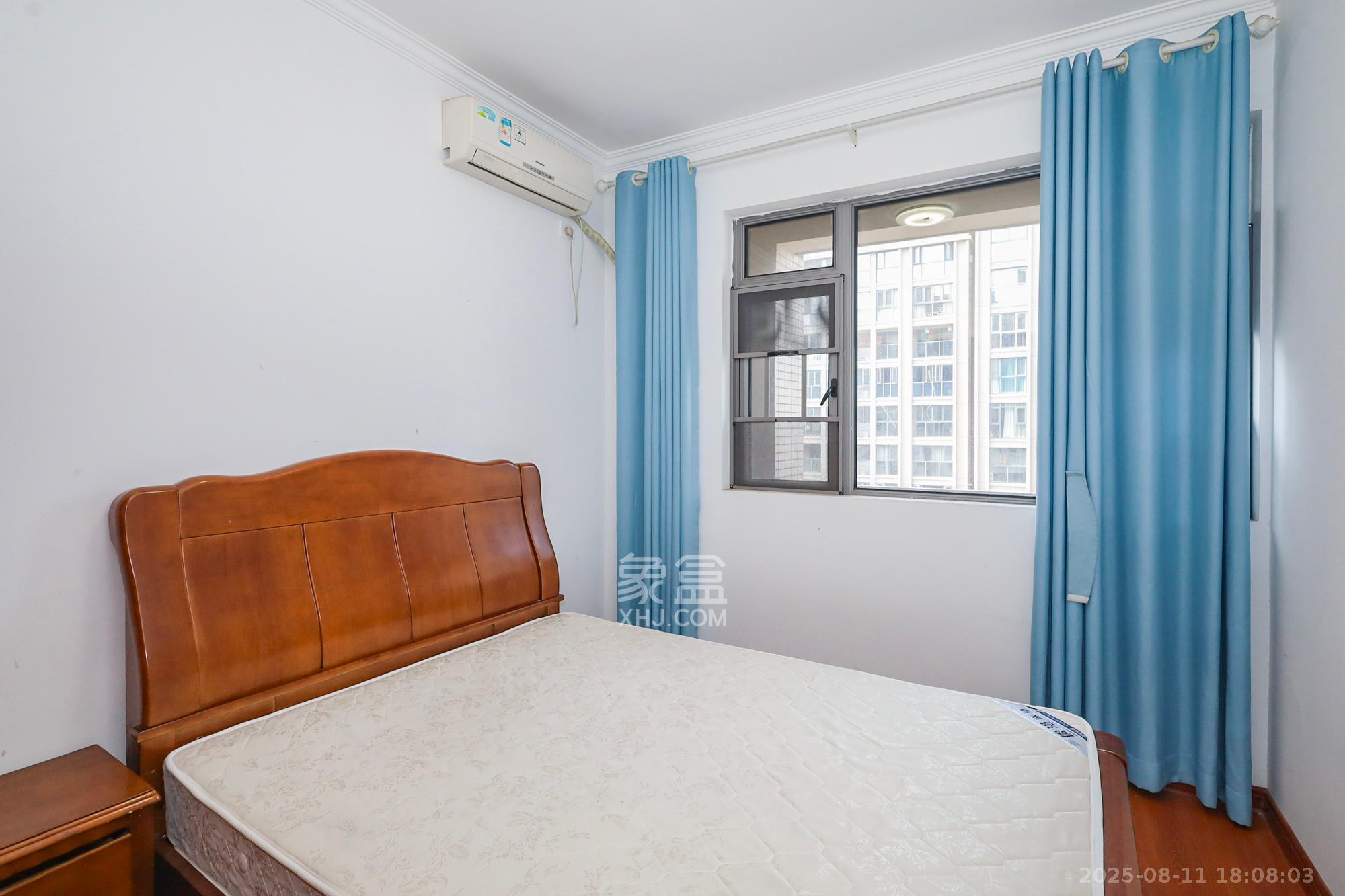 八方小区C区 3室2厅2卫 380.0万 八方小区C区 3室2厅2卫 380.0万卧室