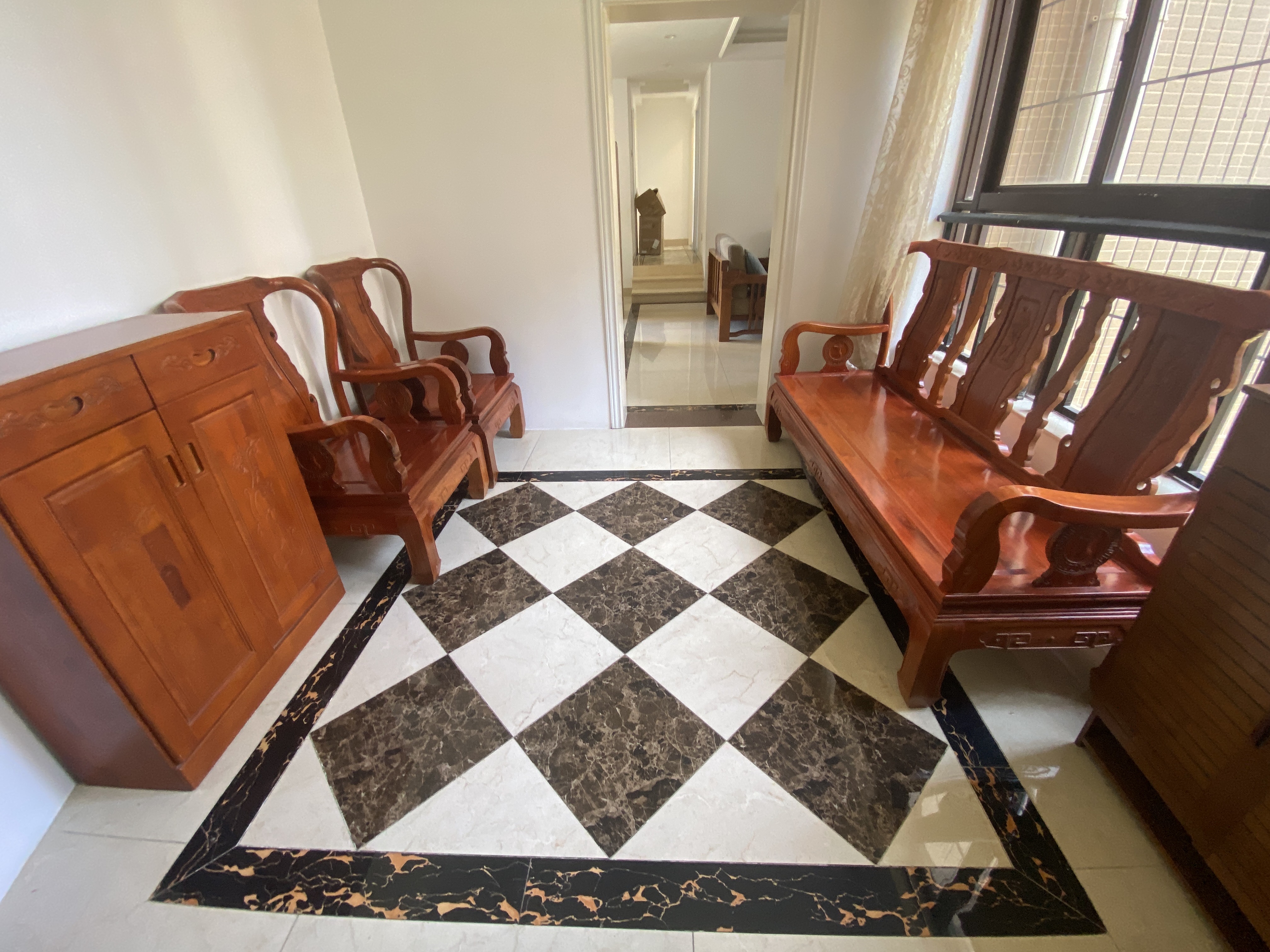 滨江帝景二期(三期) 3室2厅2卫 2700.0元/月 滨江帝景二期(三期) 3室2厅2卫 2700.0元/月室内图