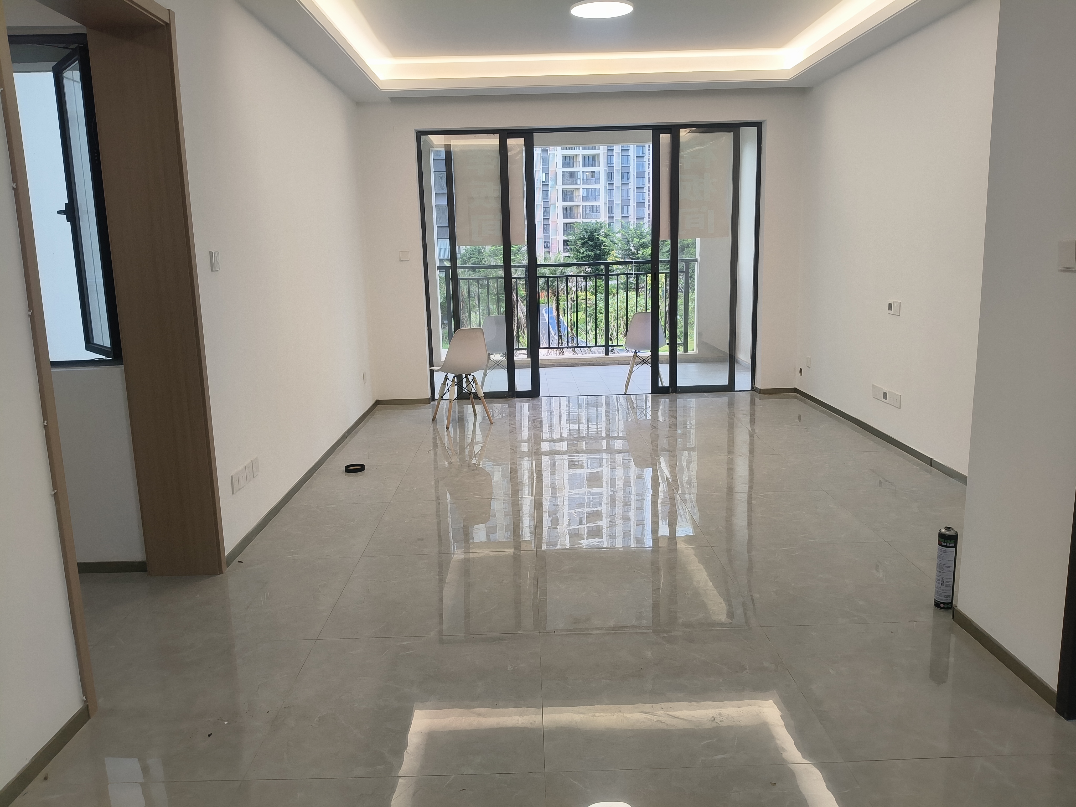 和风家园蓝天居  3室2厅2卫    2000.0元/月室内图