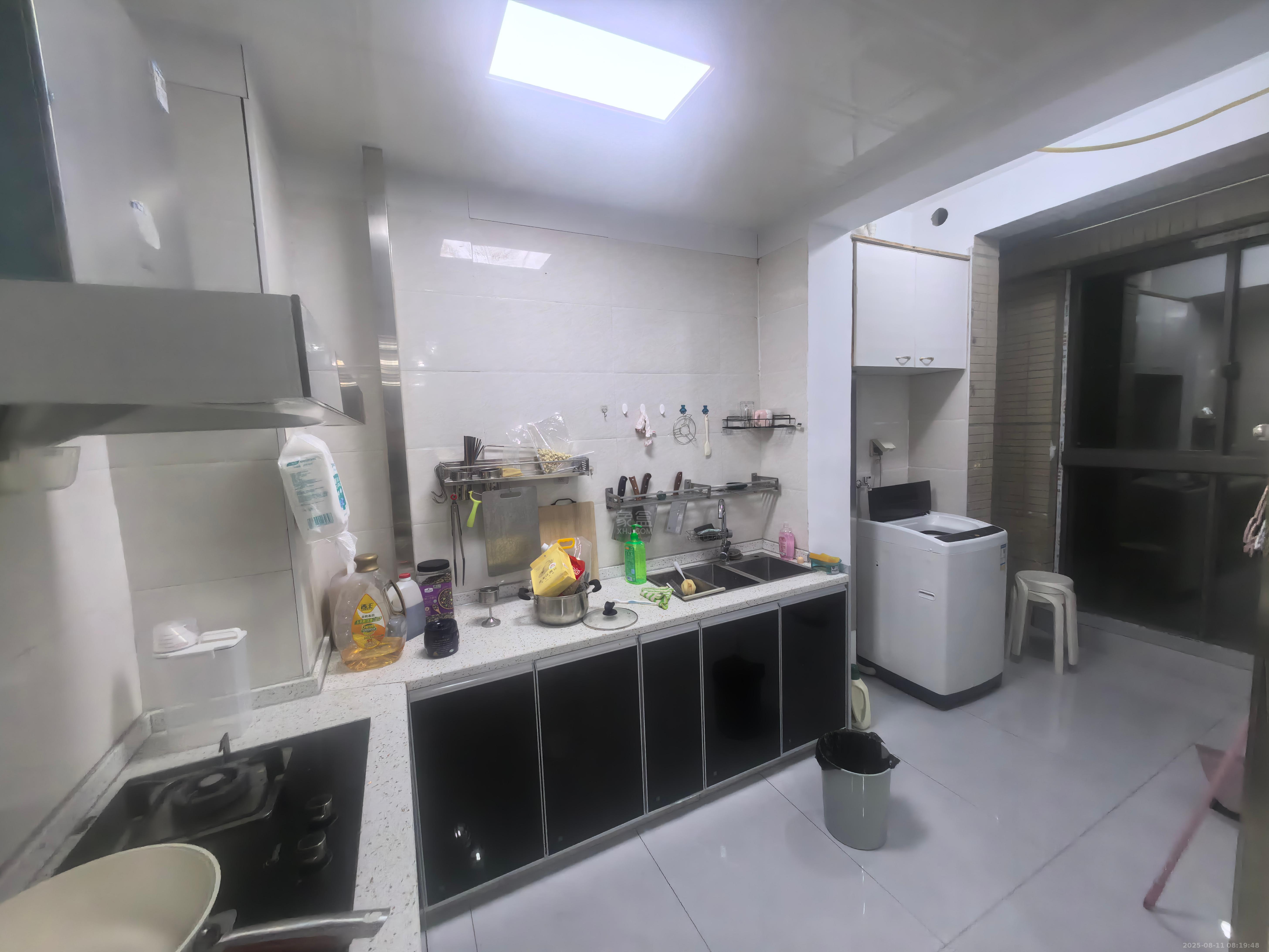 中泰财富湘江 3室2厅1卫 1800.0元/月 中泰财富湘江 3室2厅1卫 1800.0元/月室内图