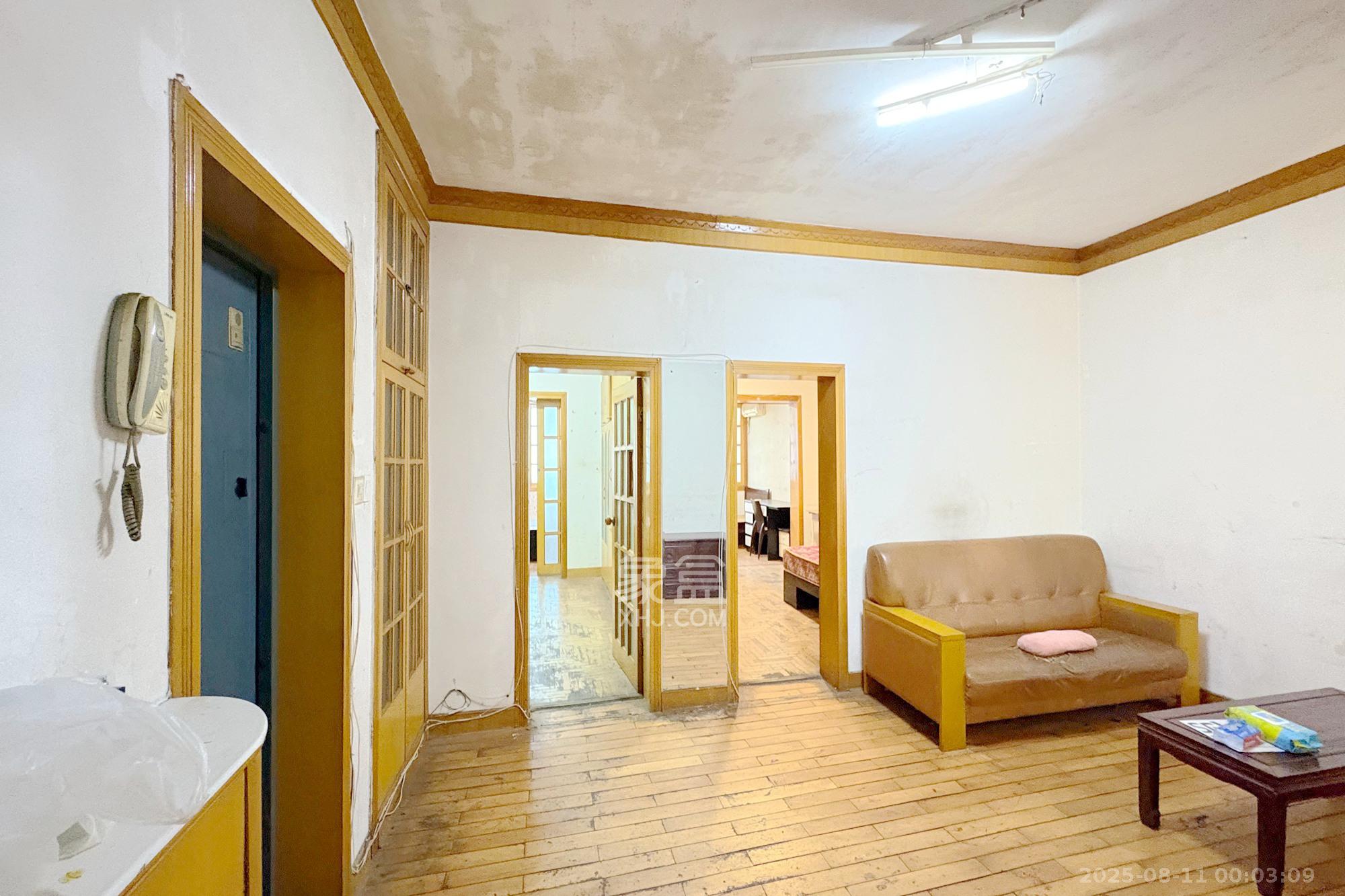 乔庄社区 4室1厅1卫 49.0万 乔庄社区 4室1厅1卫 49.0万客厅