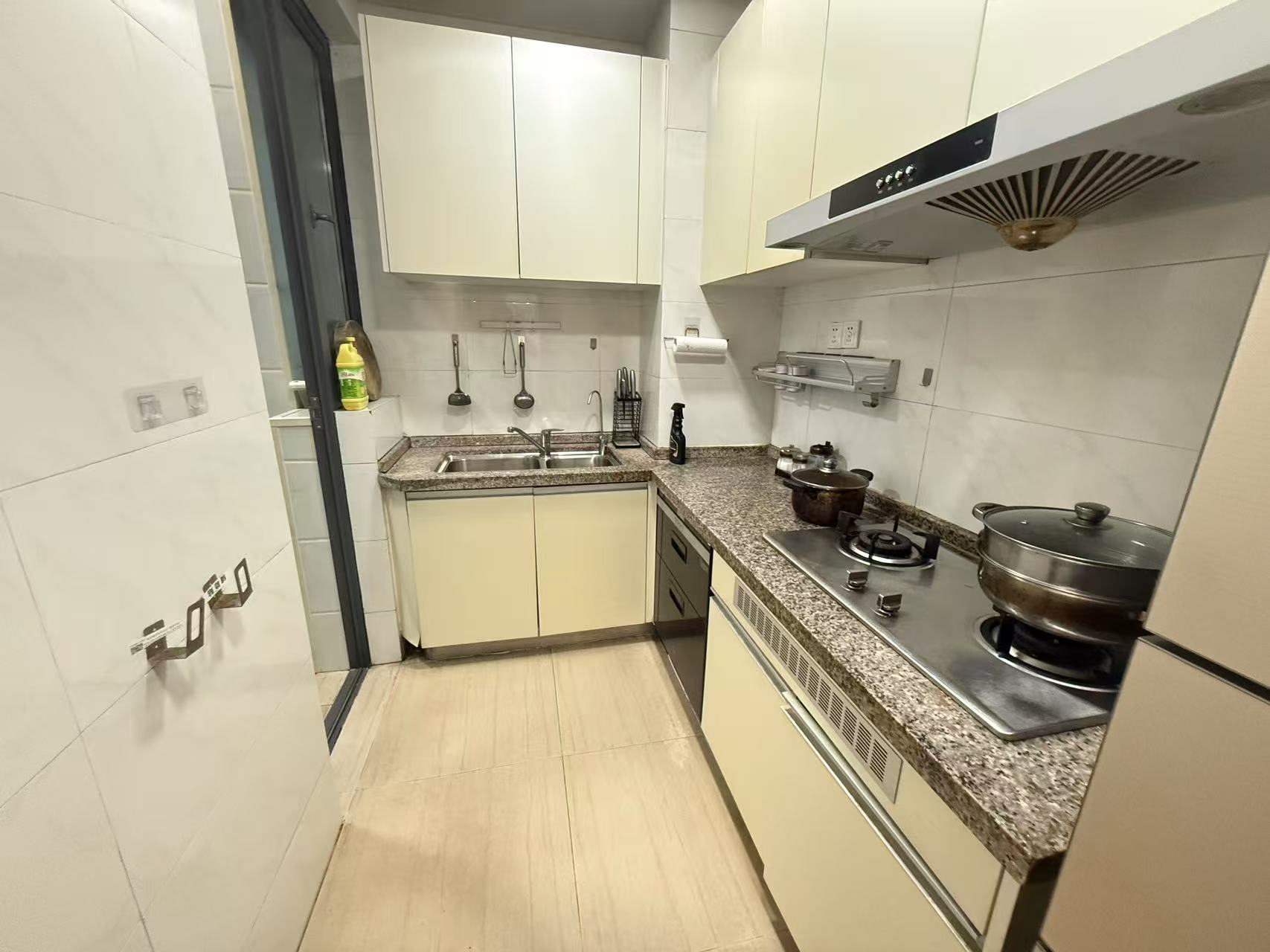 碧桂园 3室1厅1卫 1600.0元/月 碧桂园 3室1厅1卫 1600.0元/月室内图