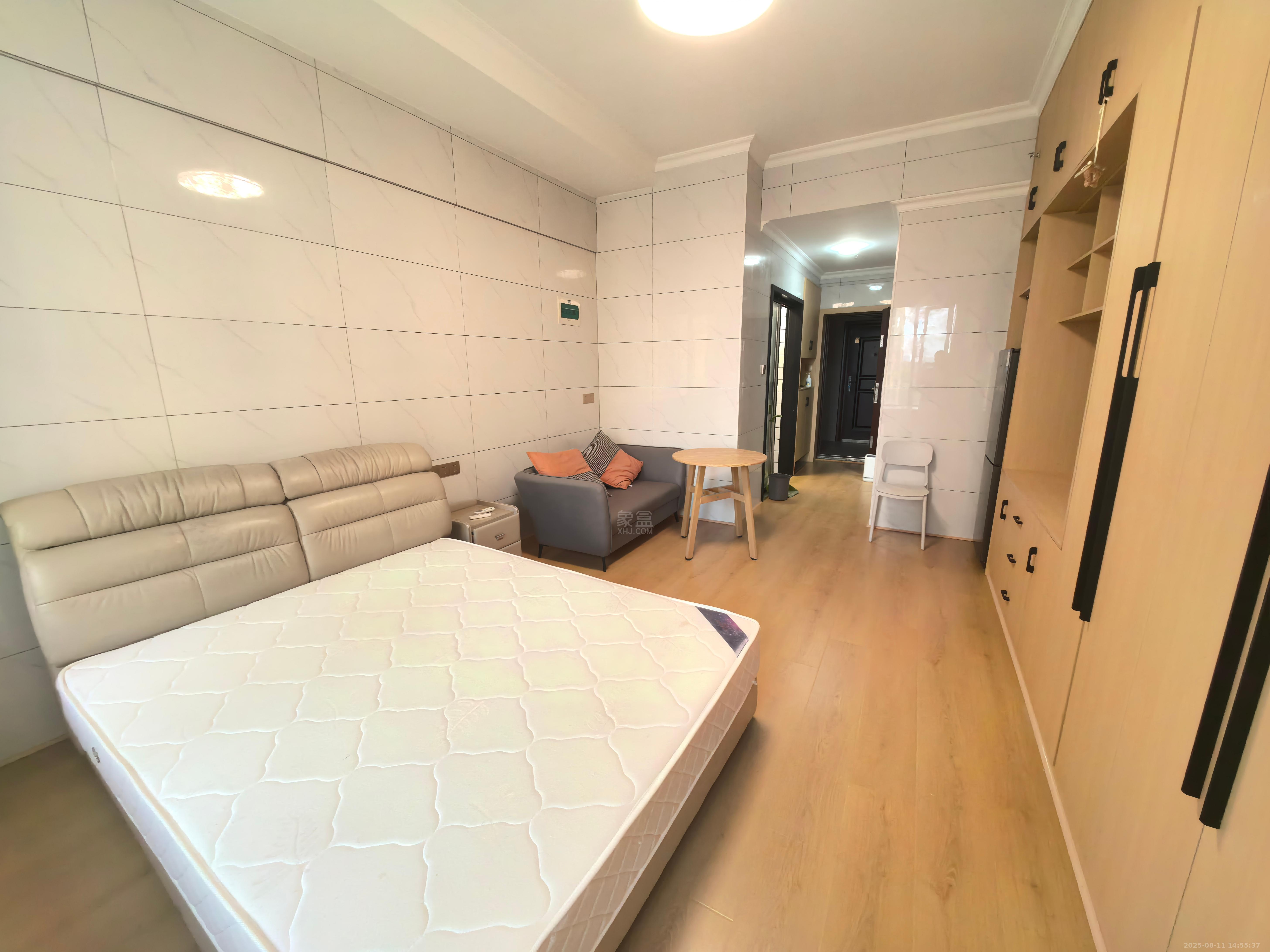 城发翰林府 1室1厅1卫 1300.0元/月 城发翰林府 1室1厅1卫 1300.0元/月室内图