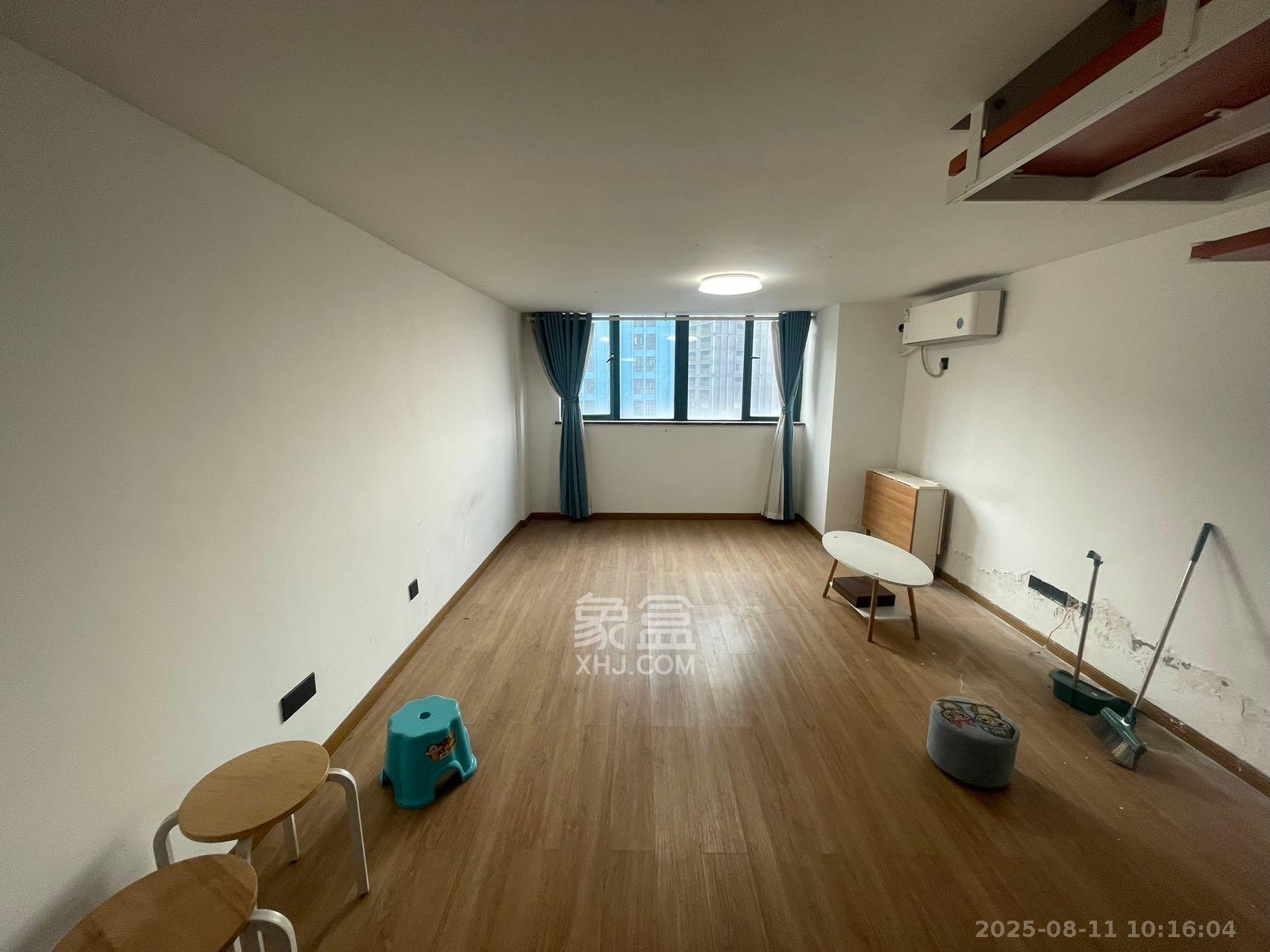 洋湖时代  1室1厅1卫    1400.0元/月室内图