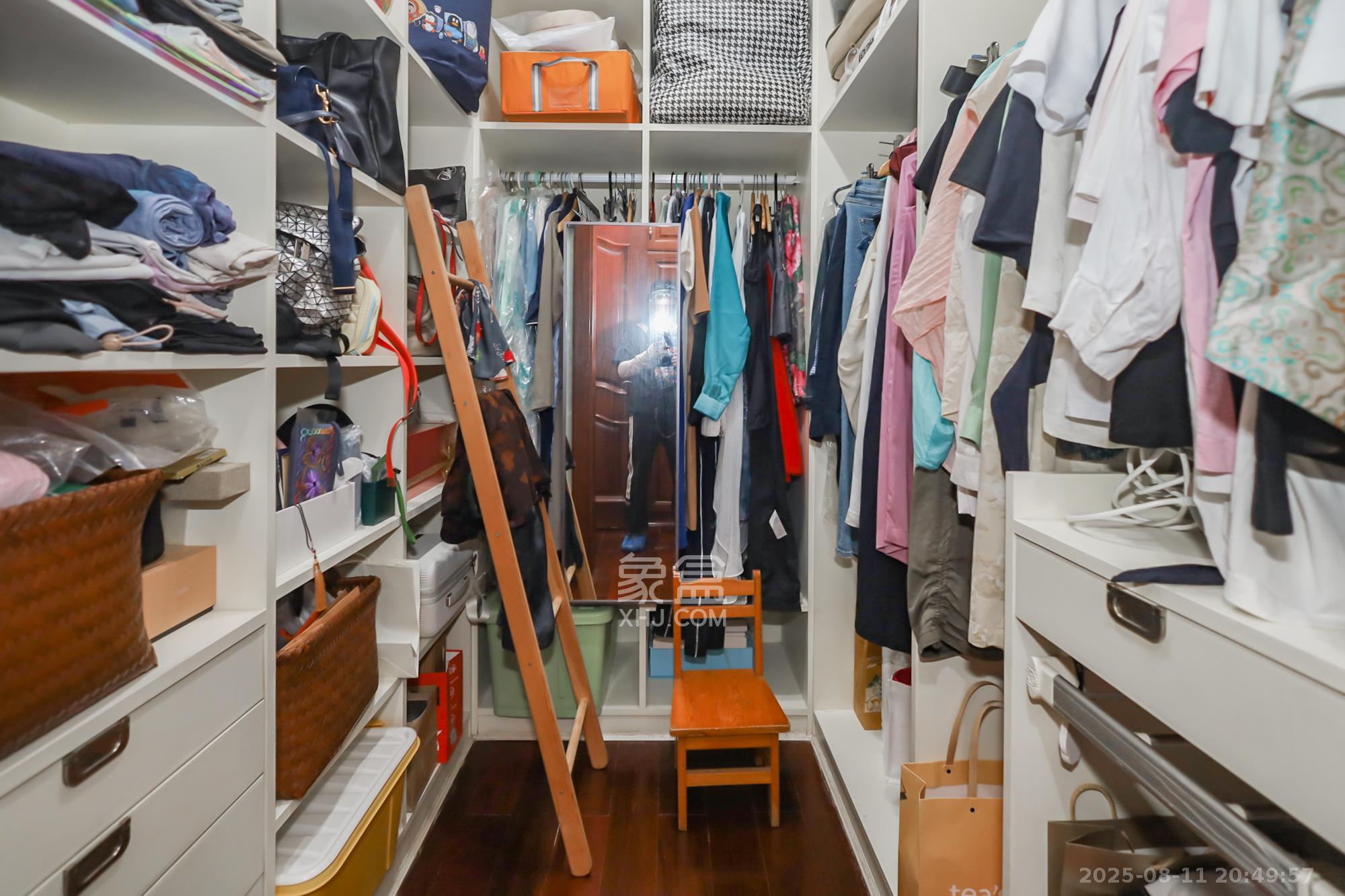 西山汇景一、二期  3室2厅2卫    196.0万其他