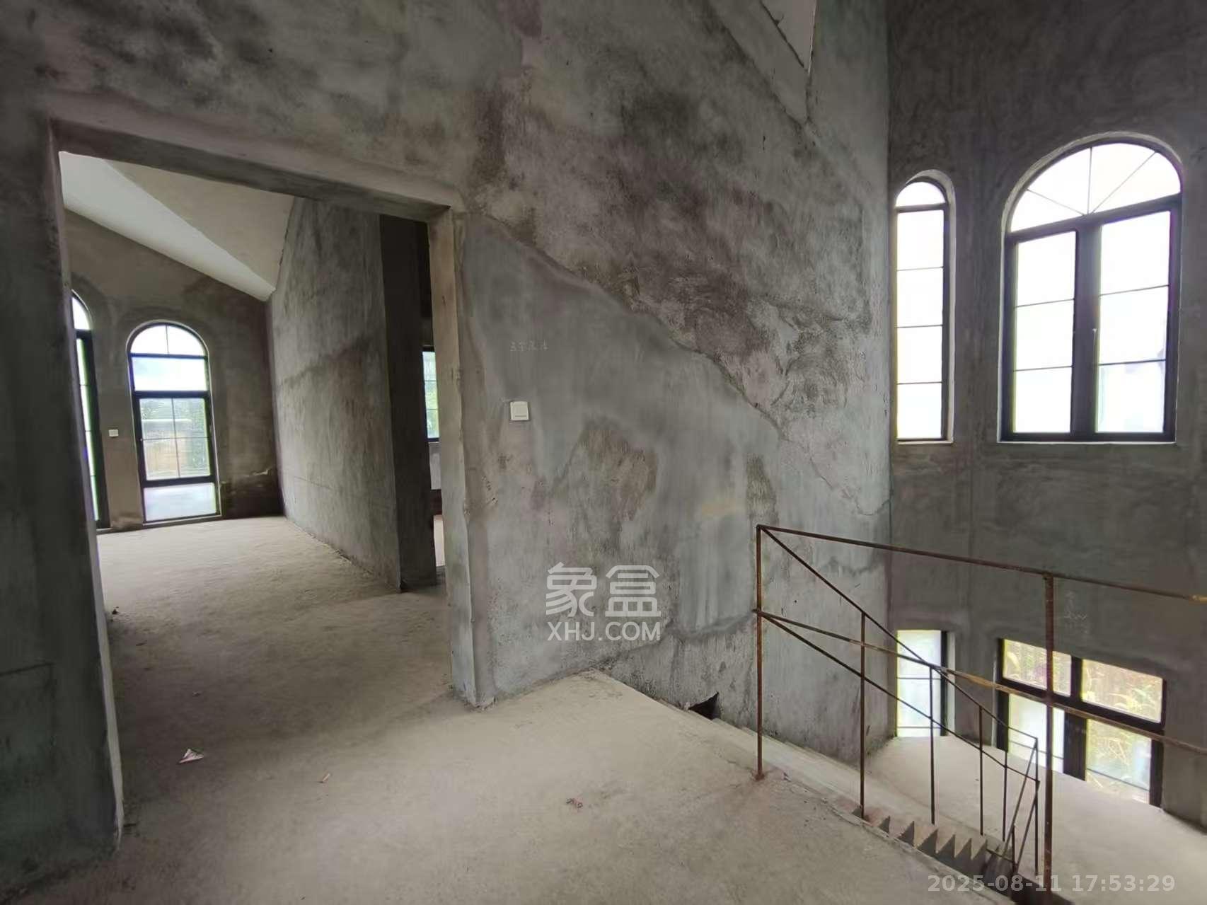 中粮北纬28°别墅 8室4厅4卫 8000.0元/月 中粮北纬28°别墅 8室4厅4卫 8000.0元/月室内图