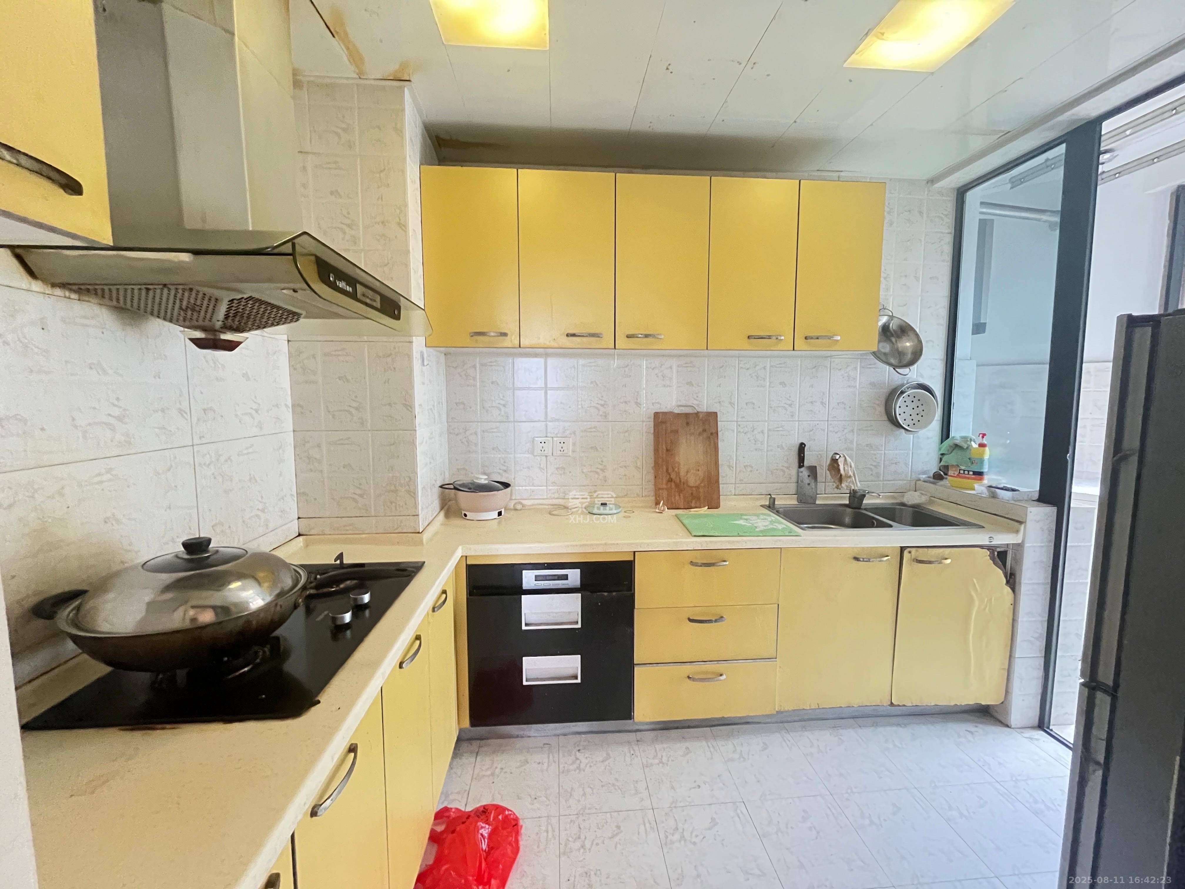 保利麓谷林语A区  4室2厅2卫    3200.0元/月室内图