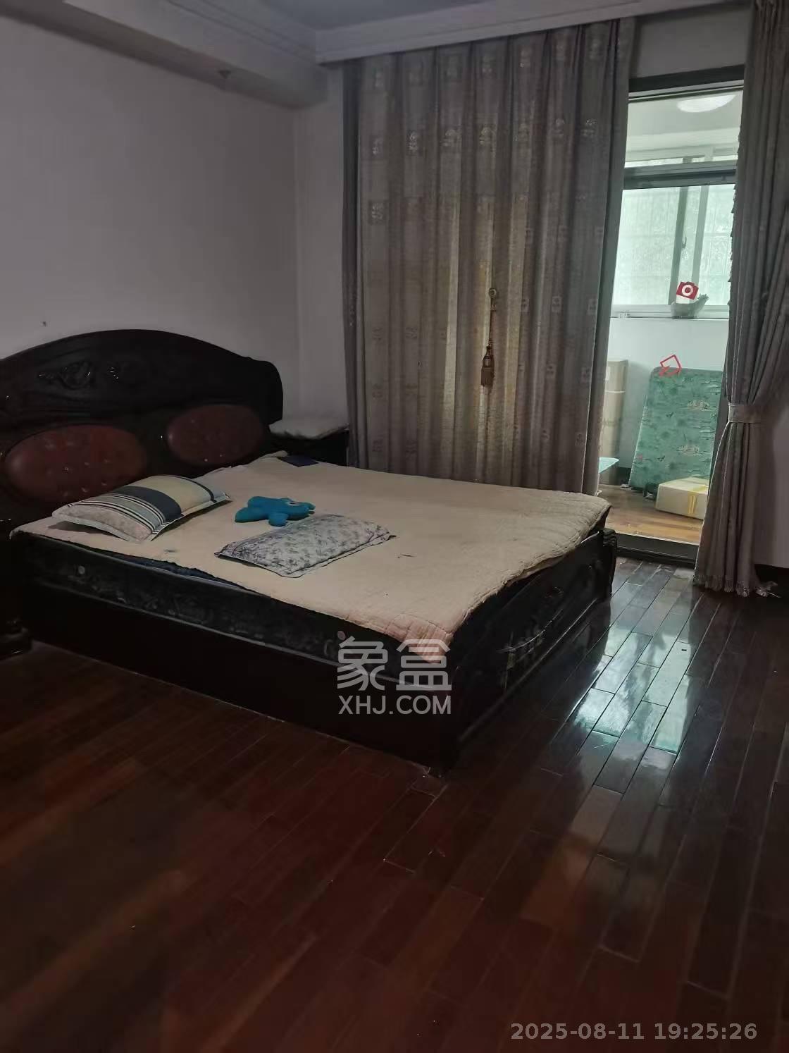 莲湖汽配城  3室1厅2卫    2300.0元/月 莲湖汽配城  3室1厅2卫    2300.0元/月室内图