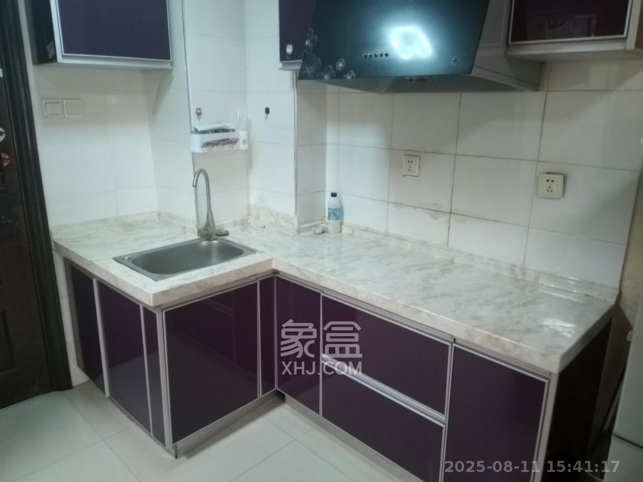 七彩丽都  1室1厅1卫    1700.0元/月 七彩丽都  1室1厅1卫    1700.0元/月室内图