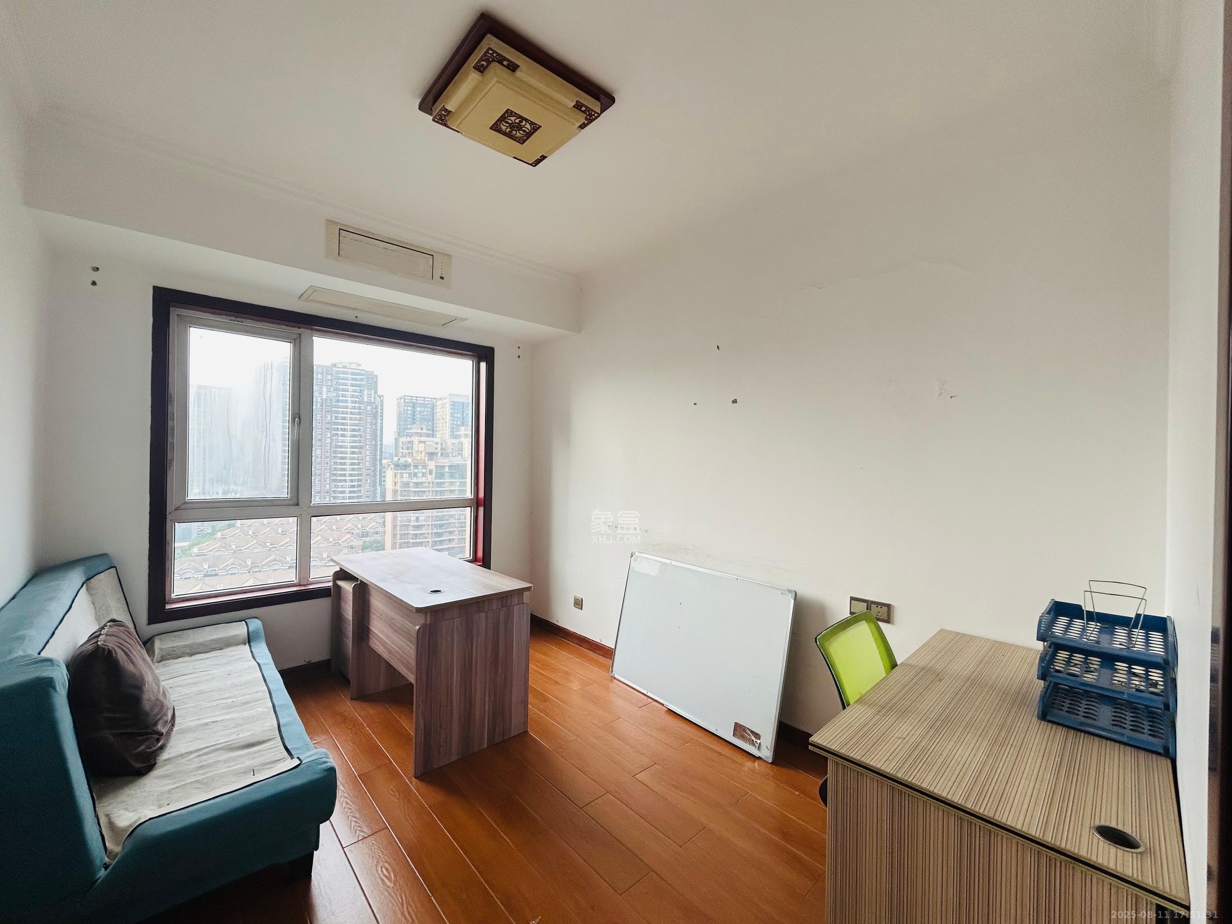 长城雅苑  3室2厅2卫    2800.0元/月 长城雅苑  3室2厅2卫    2800.0元/月室内图