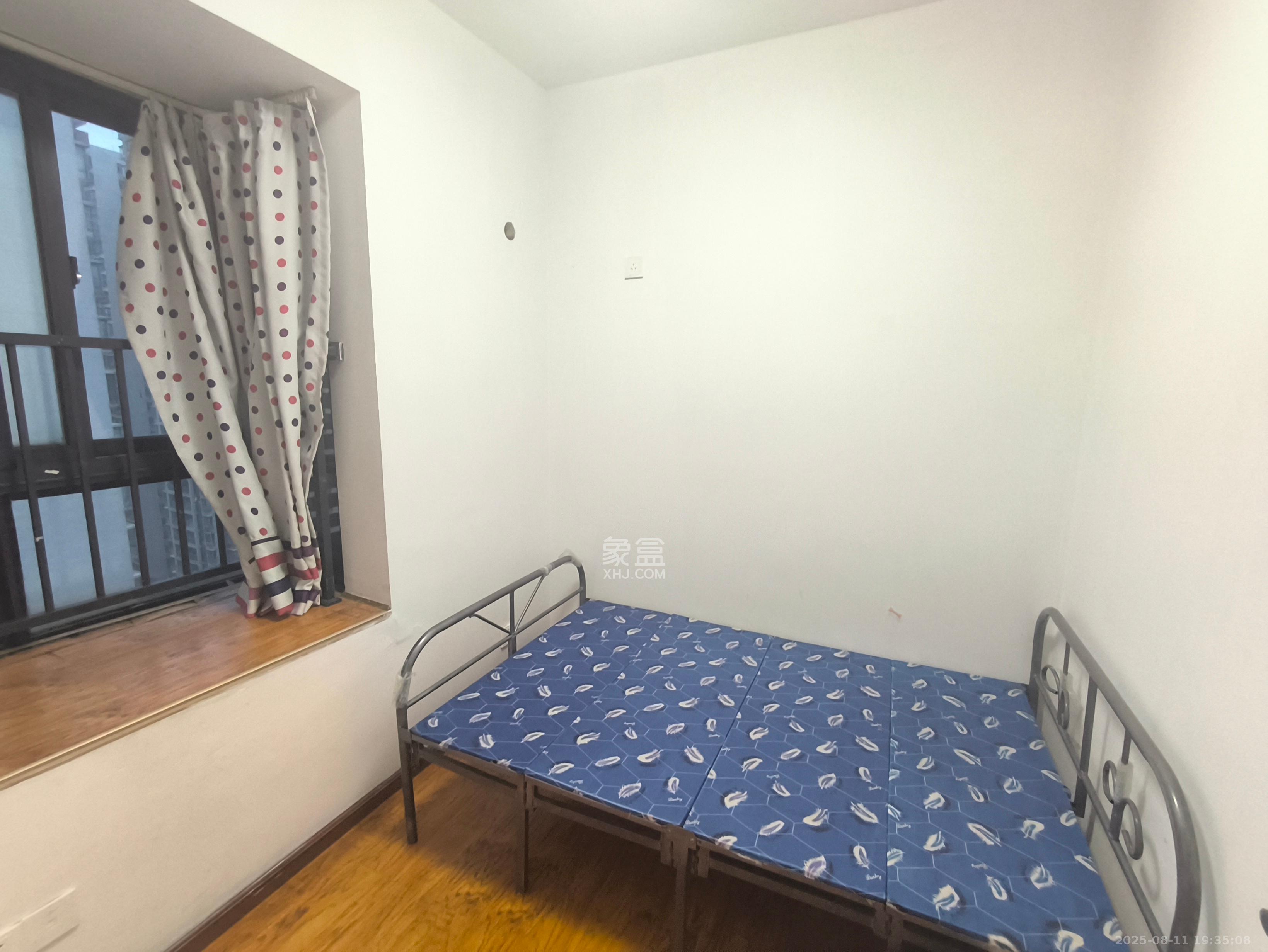 高鑫麓城 3室2厅1卫 2400.0元/月 高鑫麓城 3室2厅1卫 2400.0元/月室内图