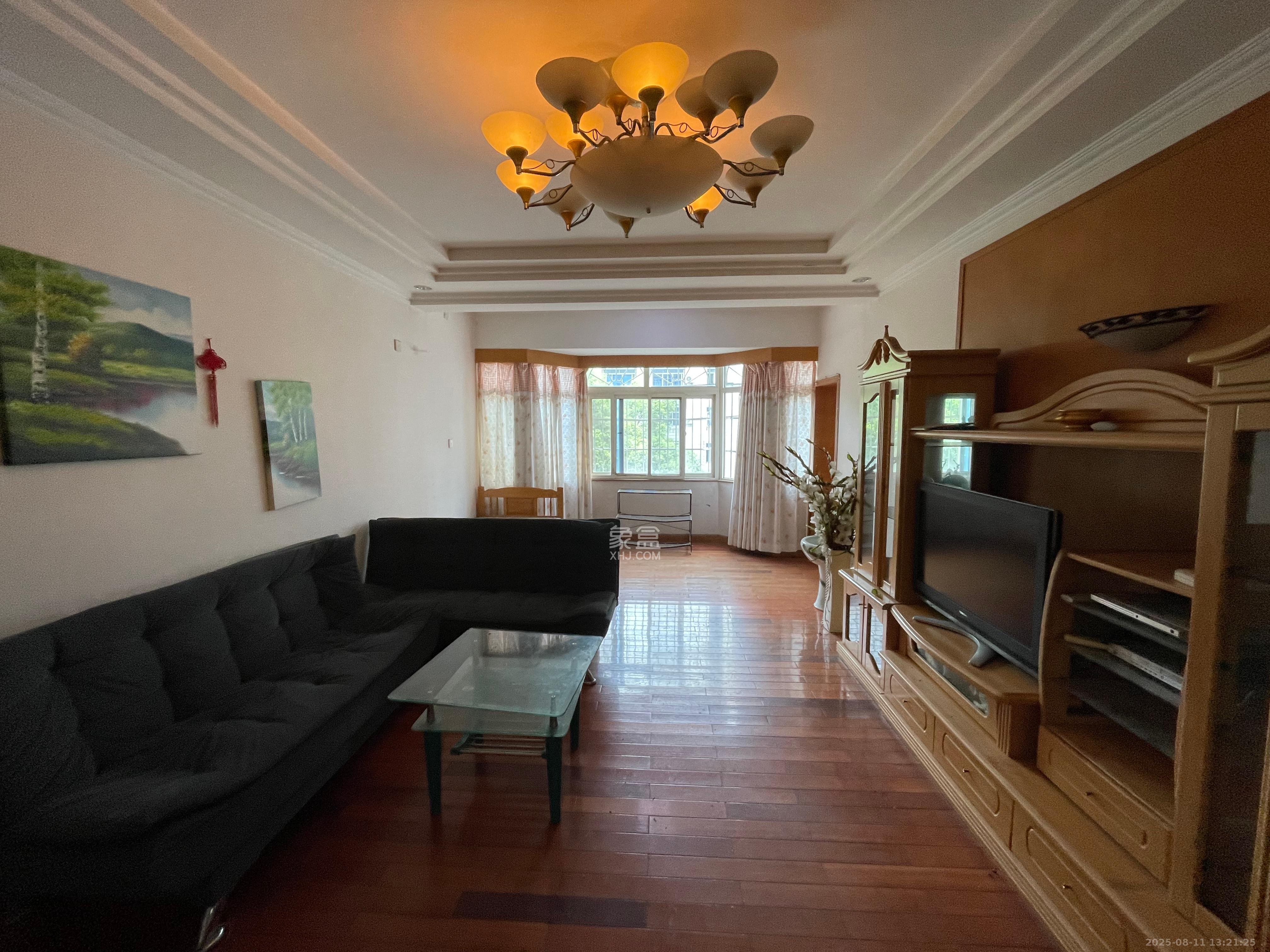 平和堂生活小区  4室2厅2卫    2800.0元/月 平和堂生活小区  4室2厅2卫    2800.0元/月