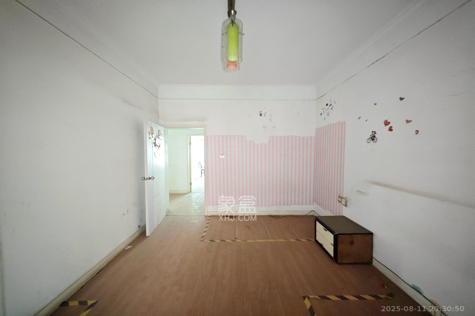 宏轩花苑 3室2厅1卫 95.0万 宏轩花苑 3室2厅1卫 95.0万卧室