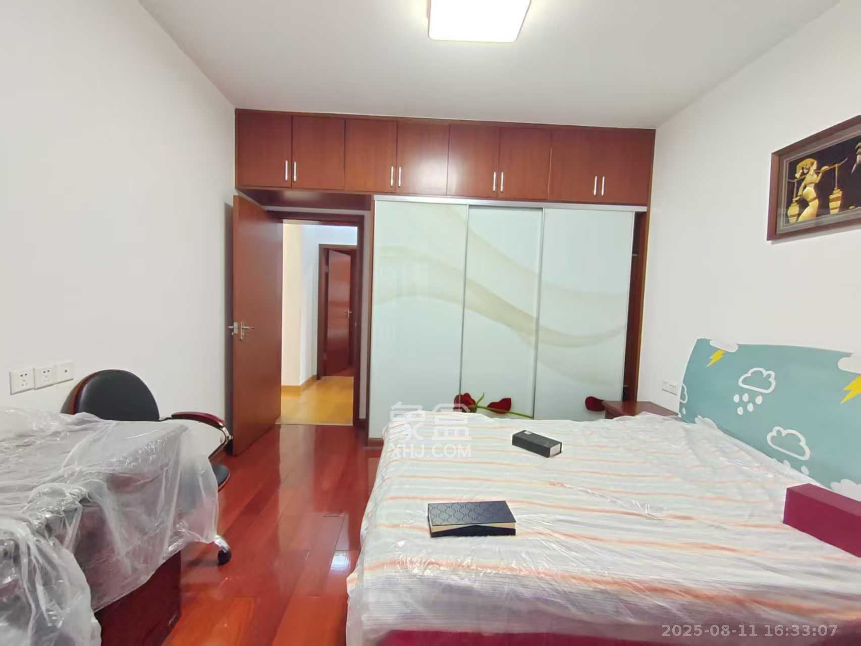 东门壹号家园 4室2厅2卫 3200.0元/月 东门壹号家园 4室2厅2卫 3200.0元/月室内图