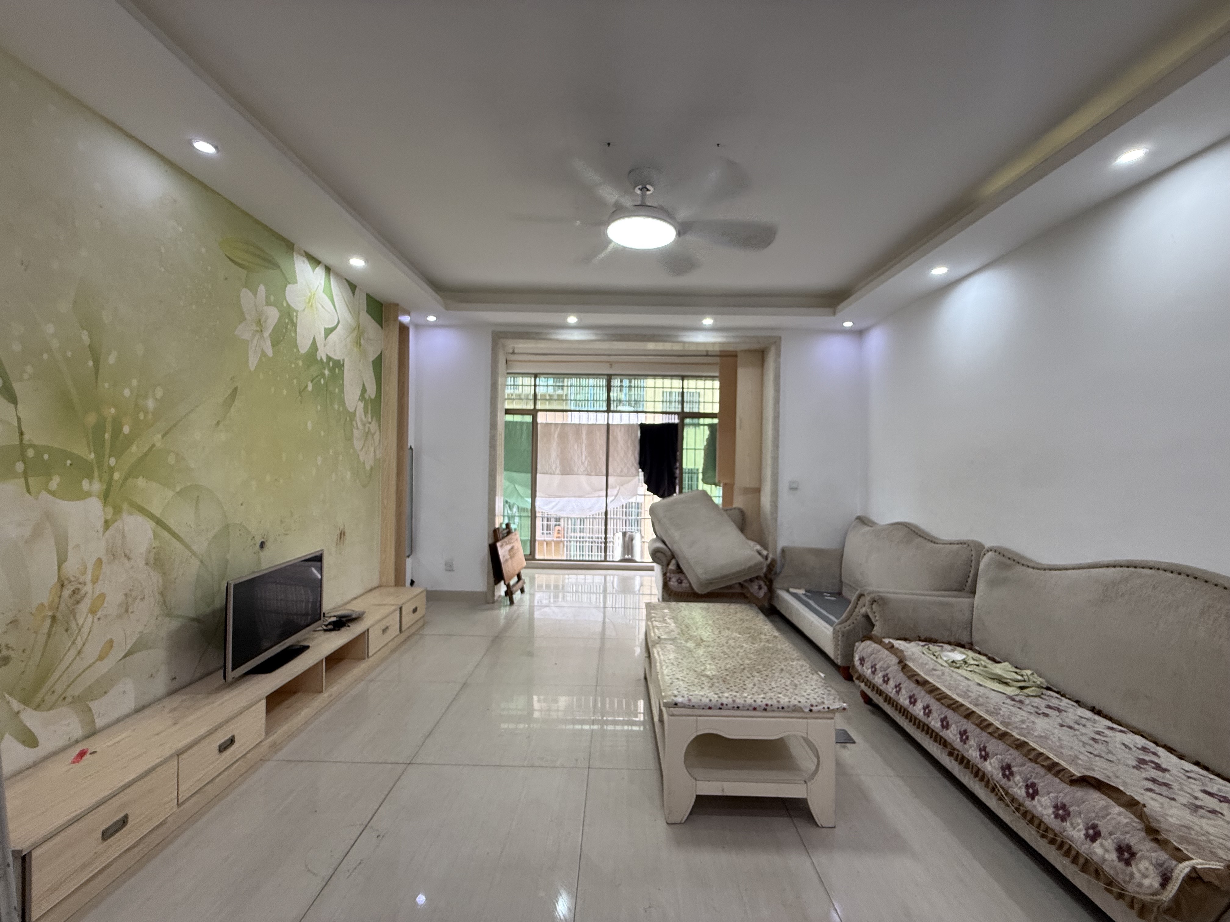 长湖小区 1室0厅0卫 1700.0元/月 长湖小区 1室0厅0卫 1700.0元/月室内图