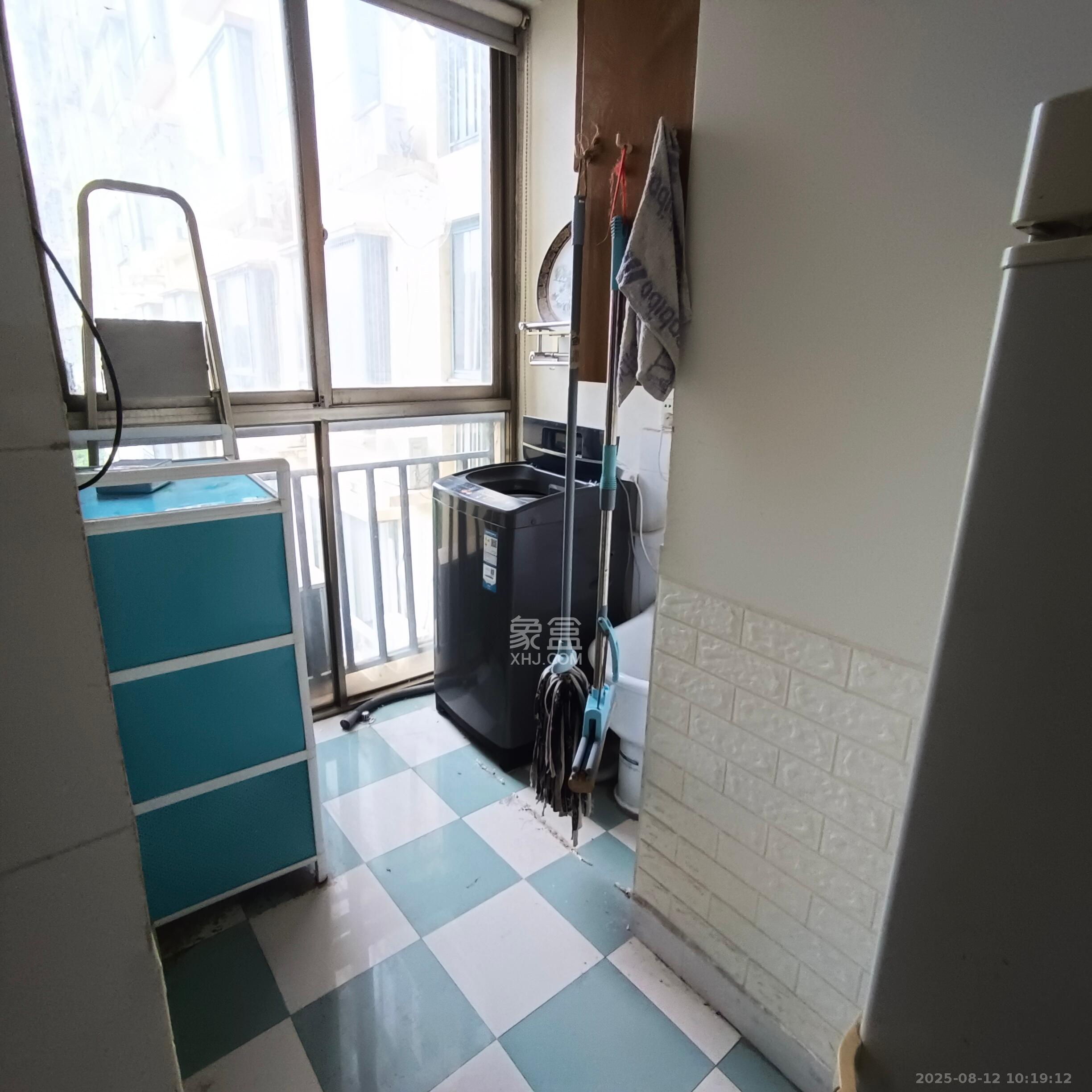 圣爵菲斯 2室2厅1卫 2300.0元/月 圣爵菲斯 2室2厅1卫 2300.0元/月室内图