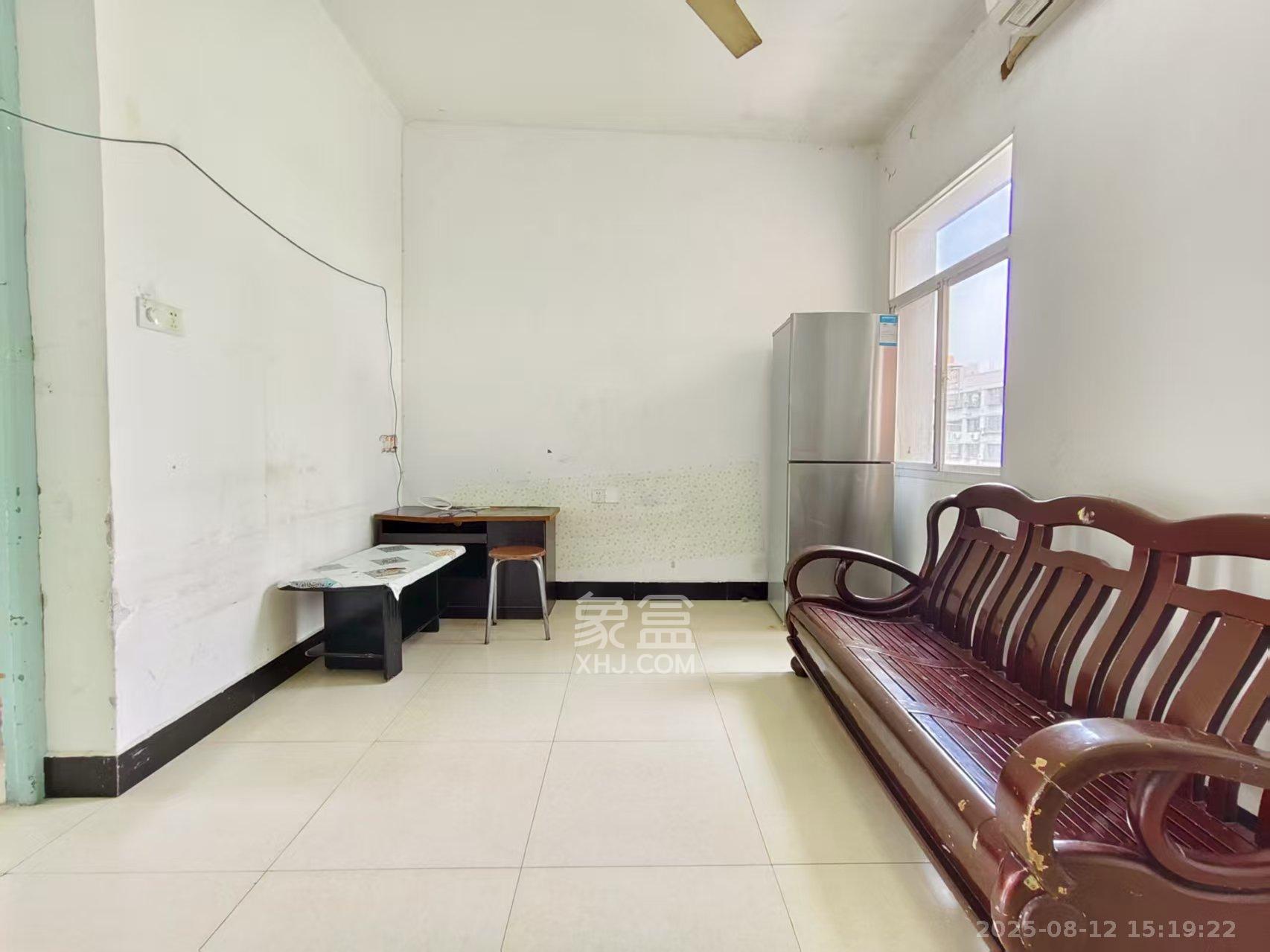 马王堆疗养院单位房 2室1厅1卫 1400.0元/月 马王堆疗养院单位房 2室1厅1卫 1400.0元/月室内图