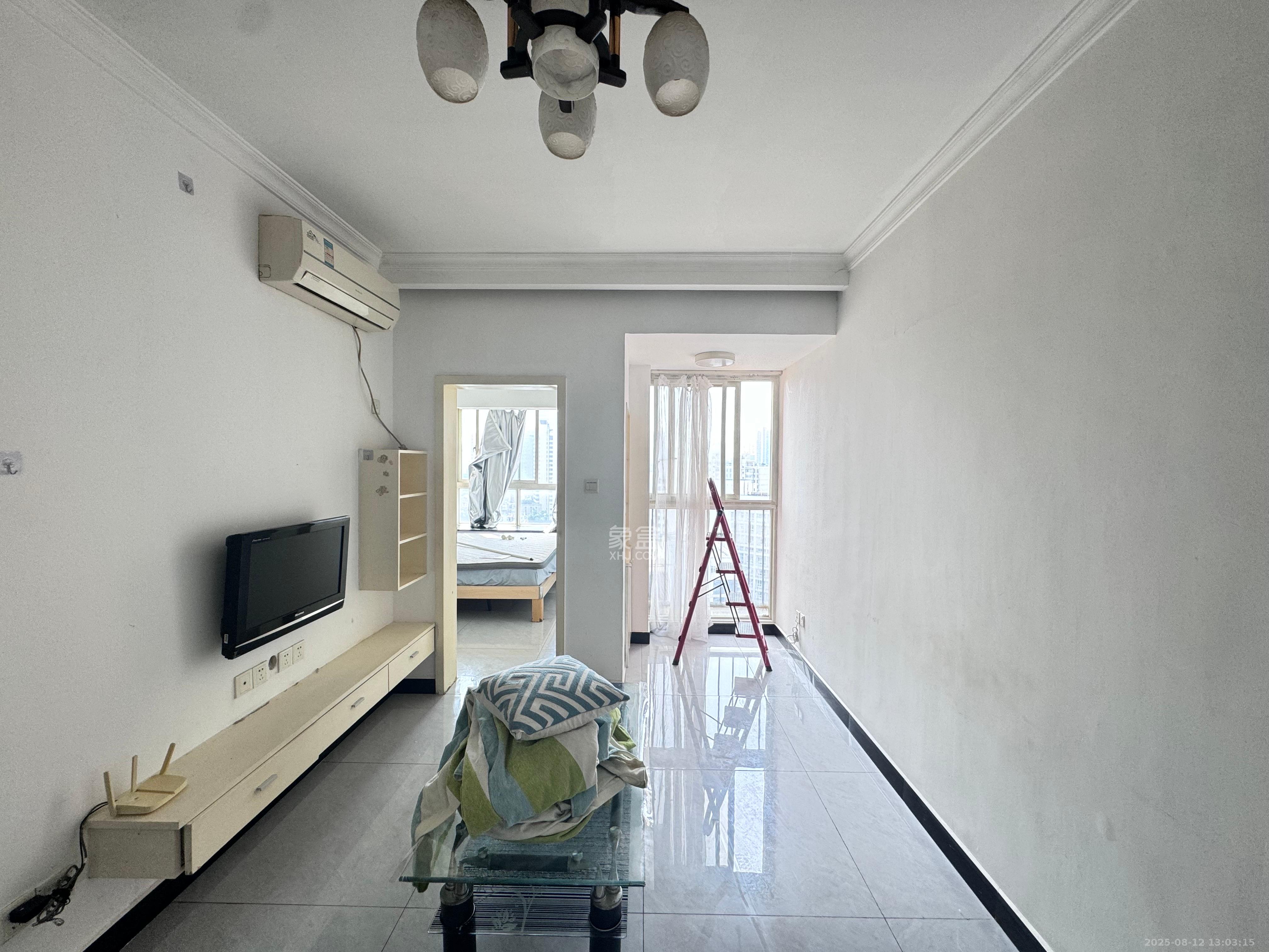 白沙晶城  1室1厅1卫    1900.0元/月 白沙晶城  1室1厅1卫    1900.0元/月室内图1