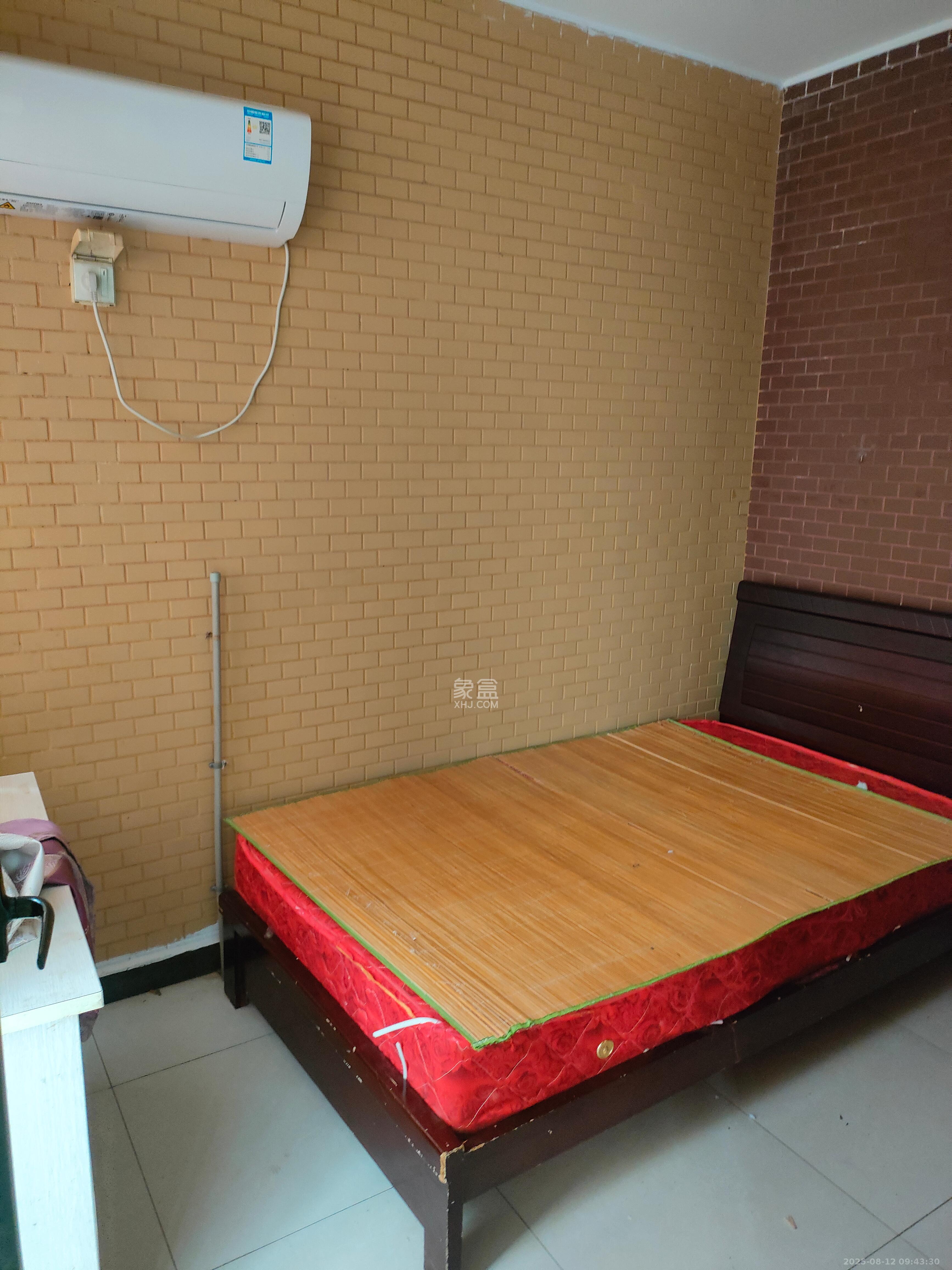 中国铁建国际城一期  5室2厅2卫    1500.0元/月室内图