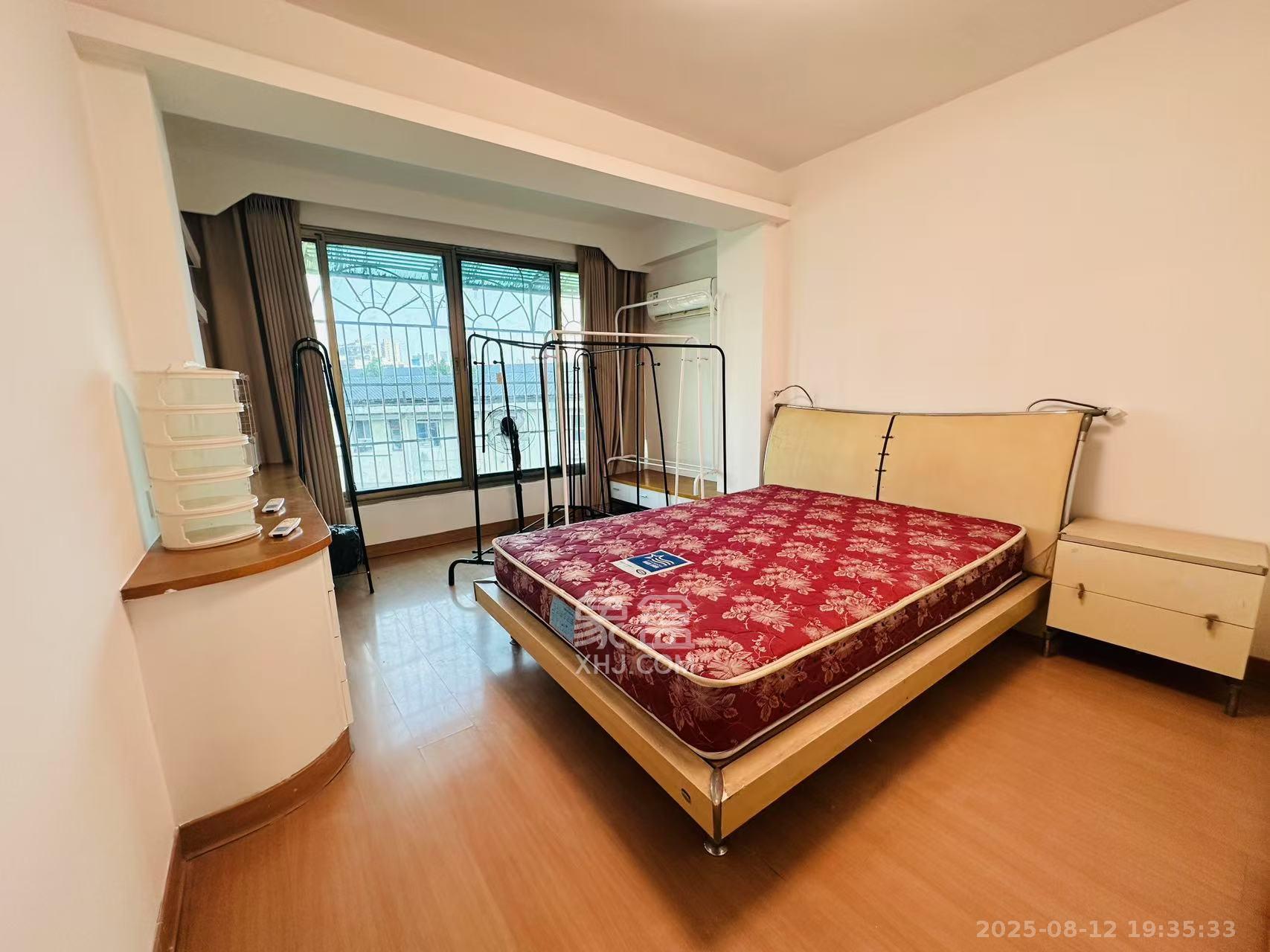 南沙公寓  2室2厅1卫    2100.0元/月 南沙公寓  2室2厅1卫    2100.0元/月室内图