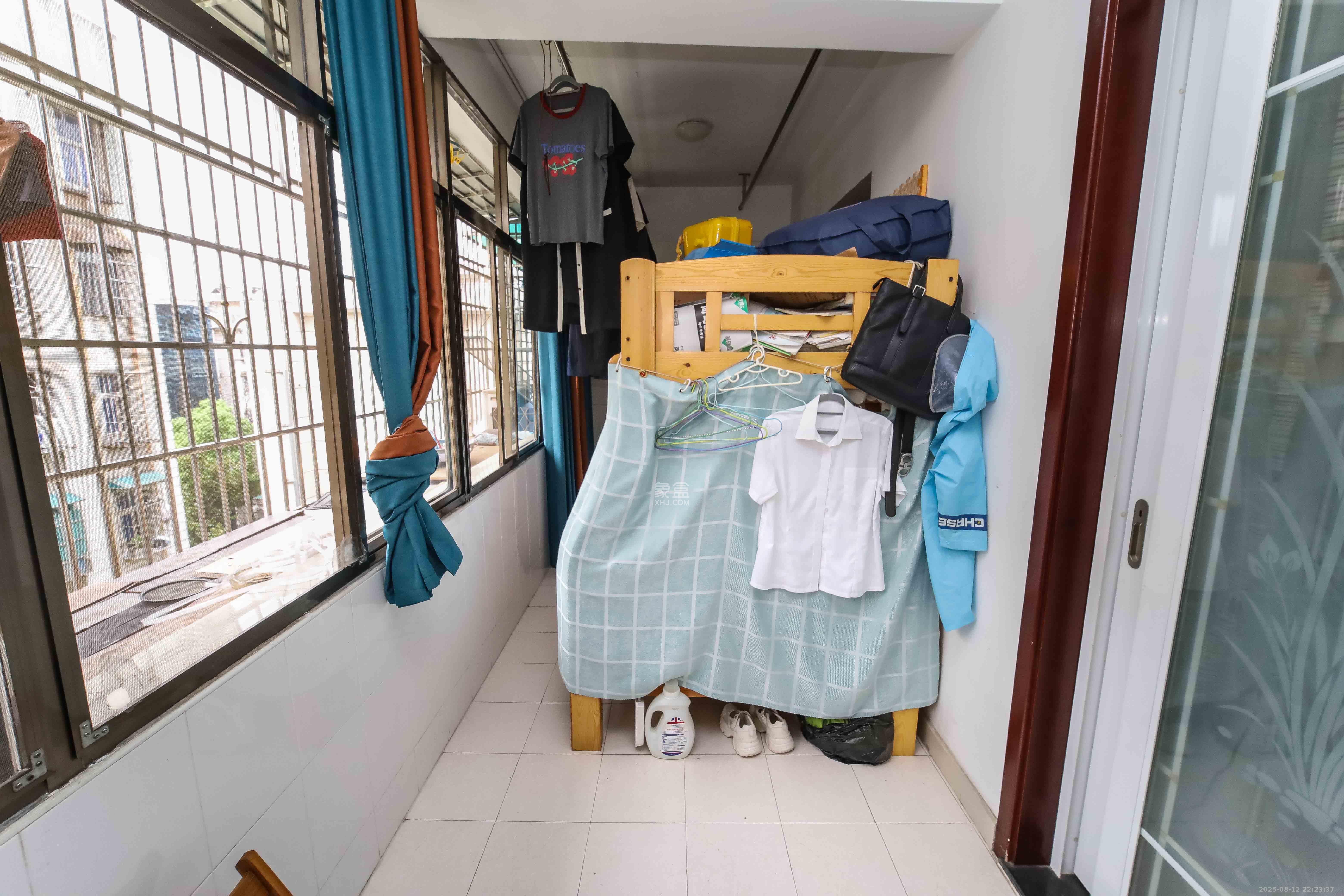 宇力大厦  3室2厅2卫    79.8万阳台