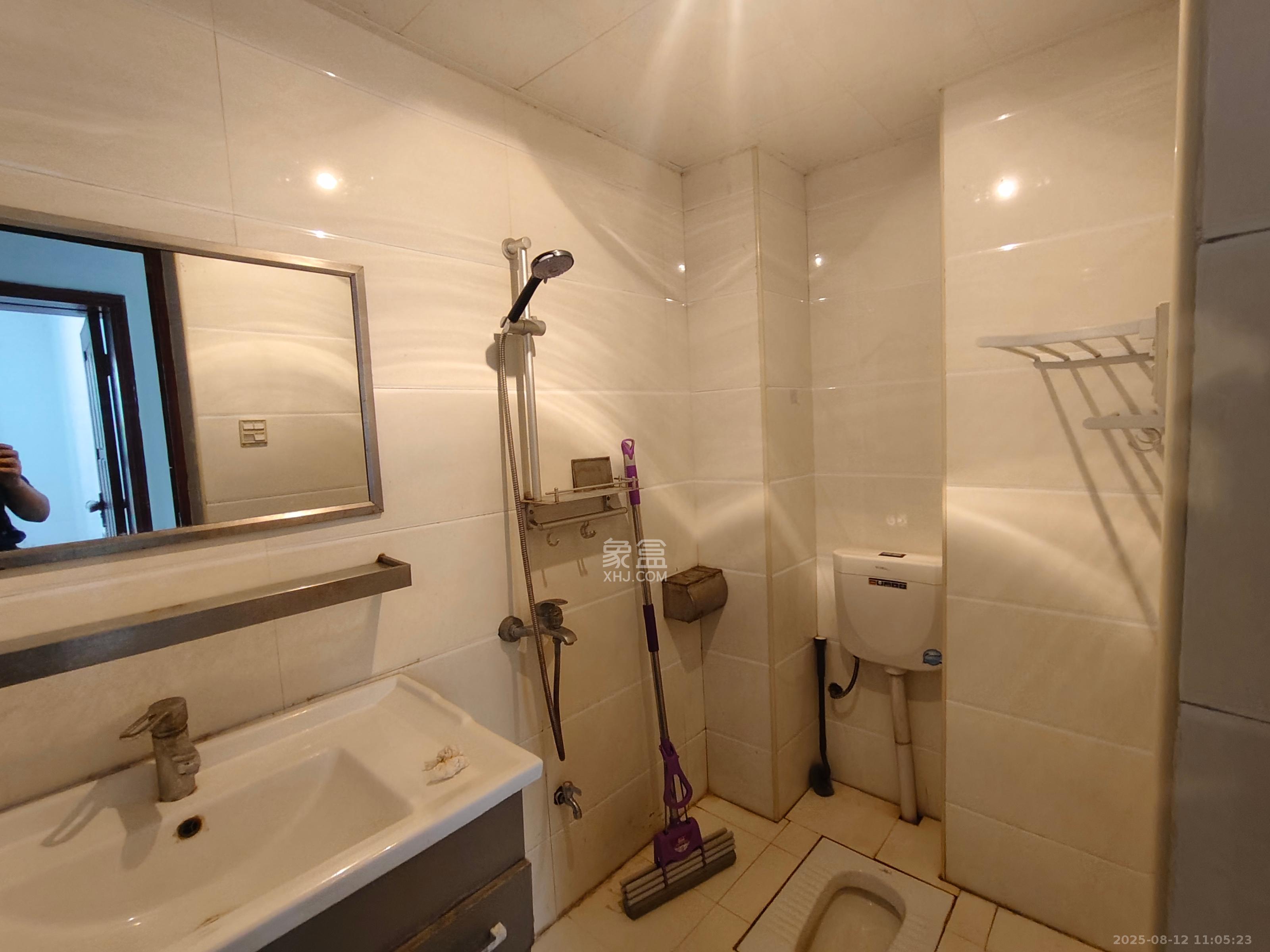 金侨城 2室2厅1卫 1100.0元/月 金侨城 2室2厅1卫 1100.0元/月室内图