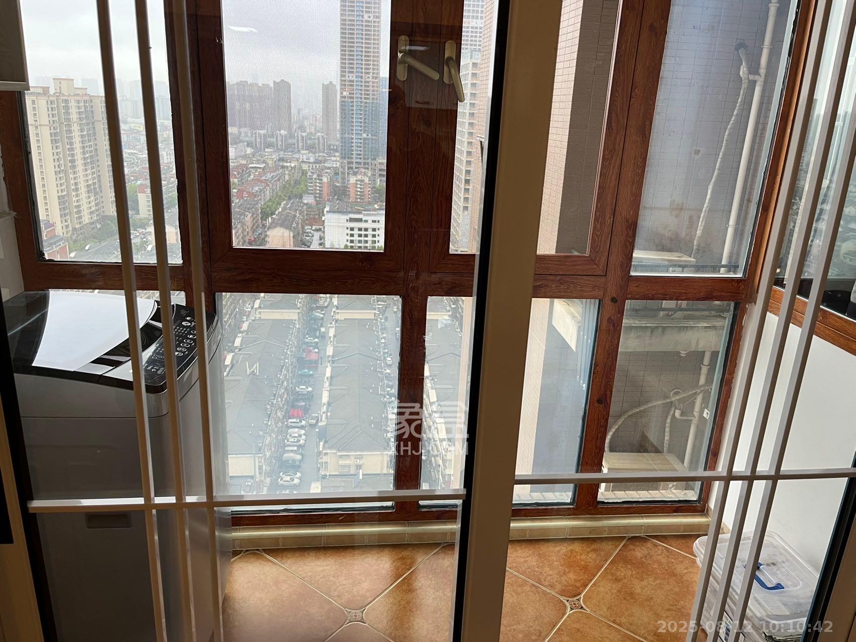 鑫科明珠 3室2厅2卫 3500.0元/月 鑫科明珠 3室2厅2卫 3500.0元/月室内图