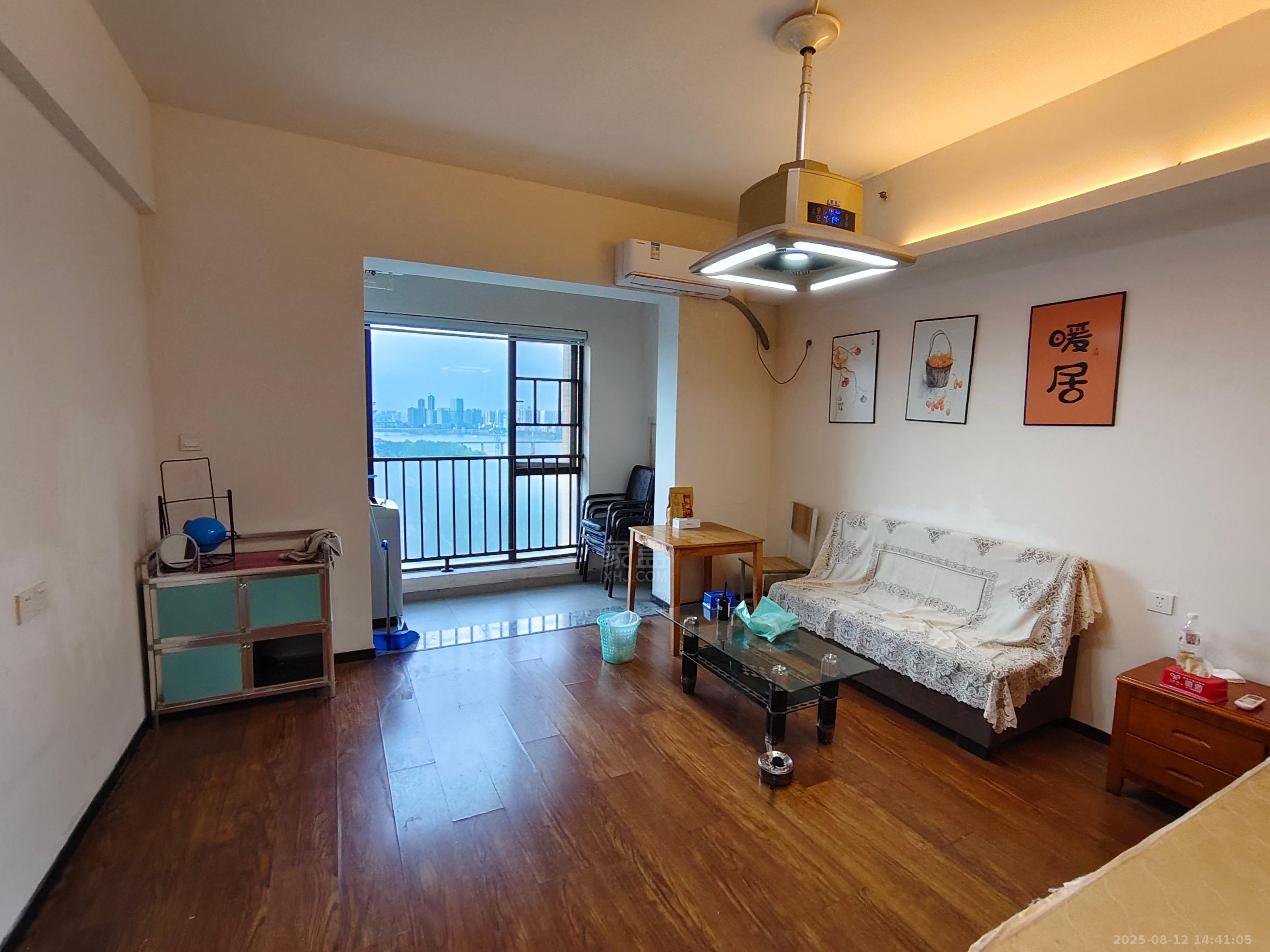 中泰财富湘江 1室1厅1卫 1200.0元/月 中泰财富湘江 1室1厅1卫 1200.0元/月室内图