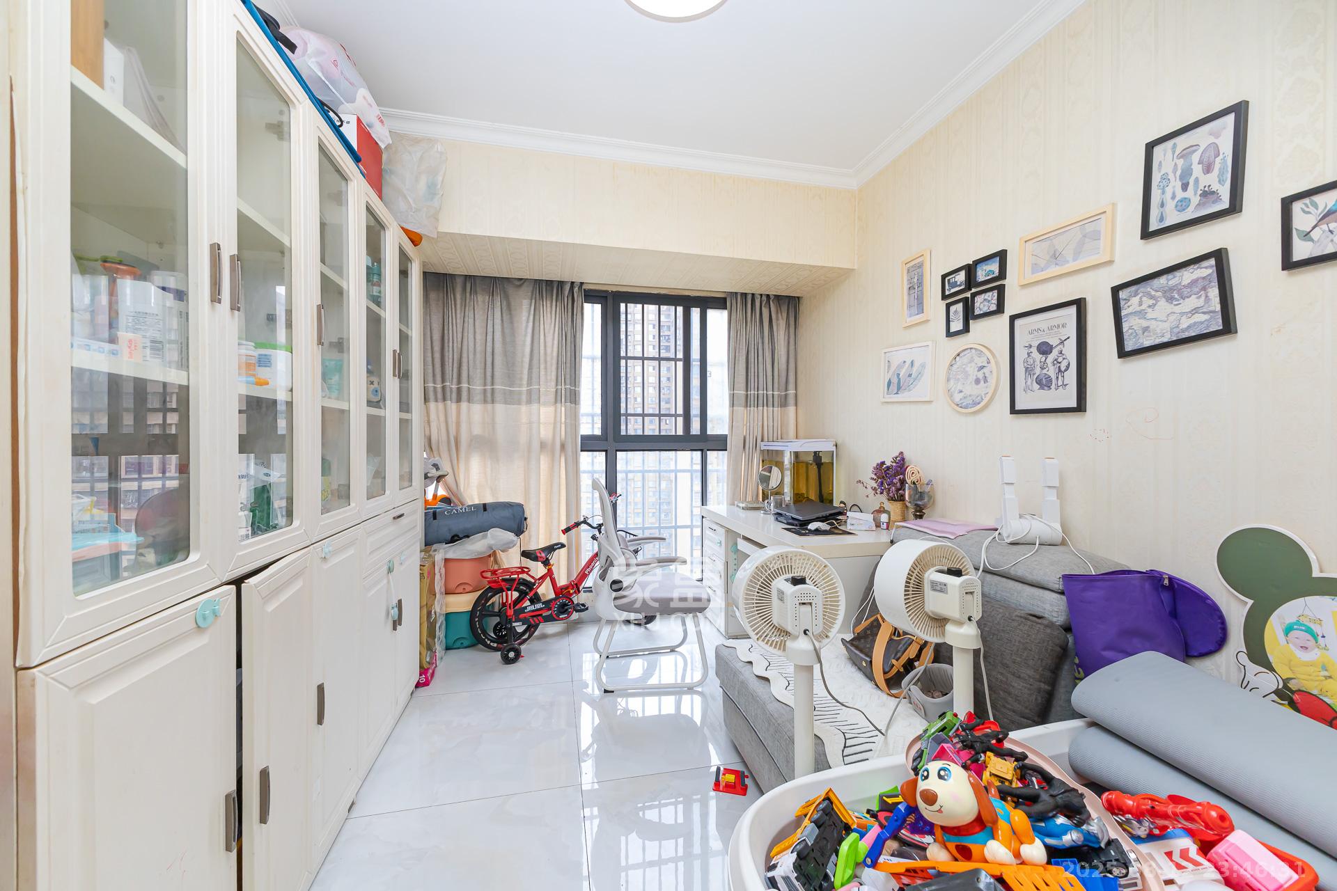 勤诚达新界 4室2厅2卫 100.0万 勤诚达新界 4室2厅2卫 100.0万卧室