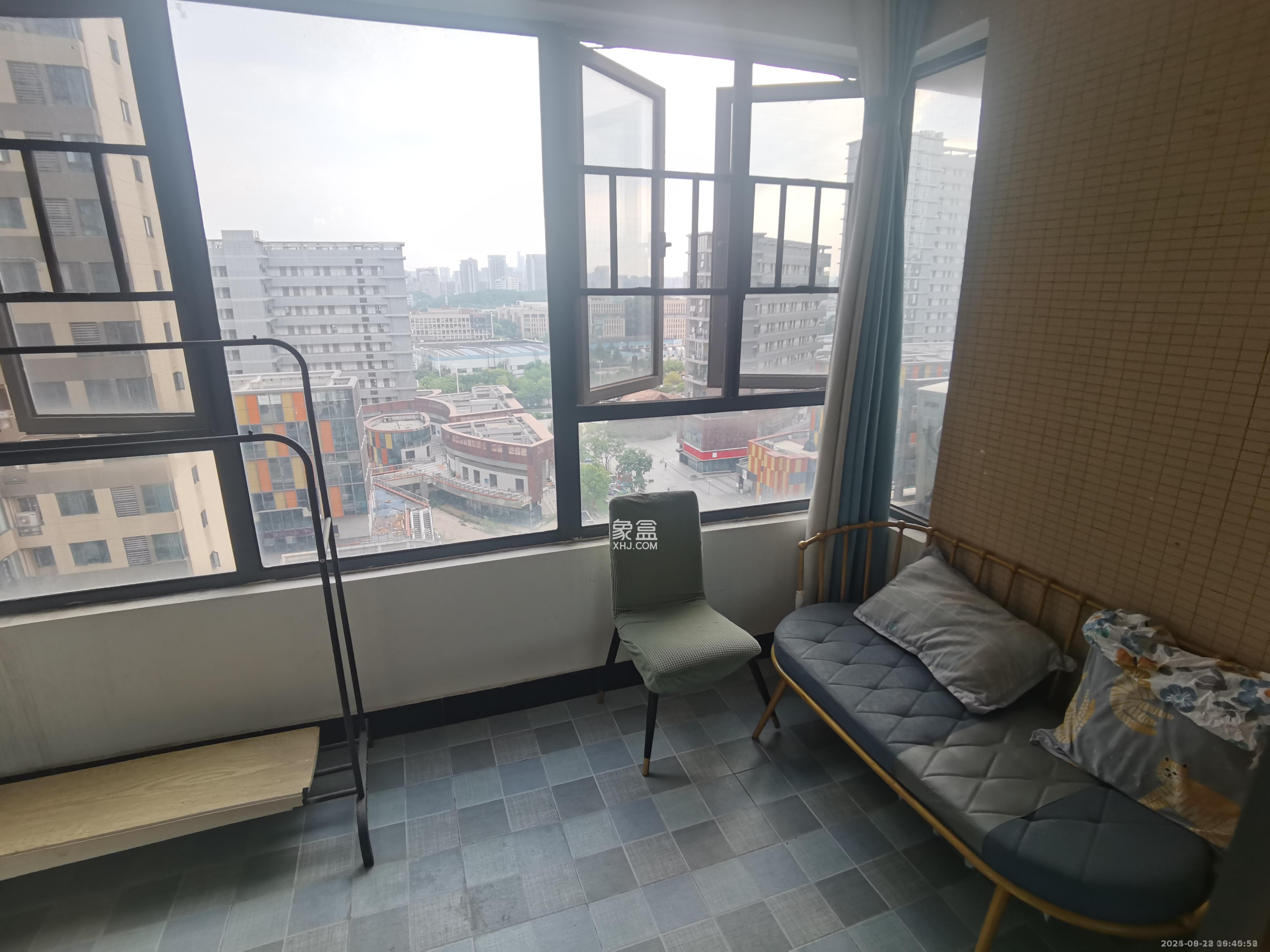 长房云时代 3室2厅1卫 2600.0元/月 长房云时代 3室2厅1卫 2600.0元/月室内图