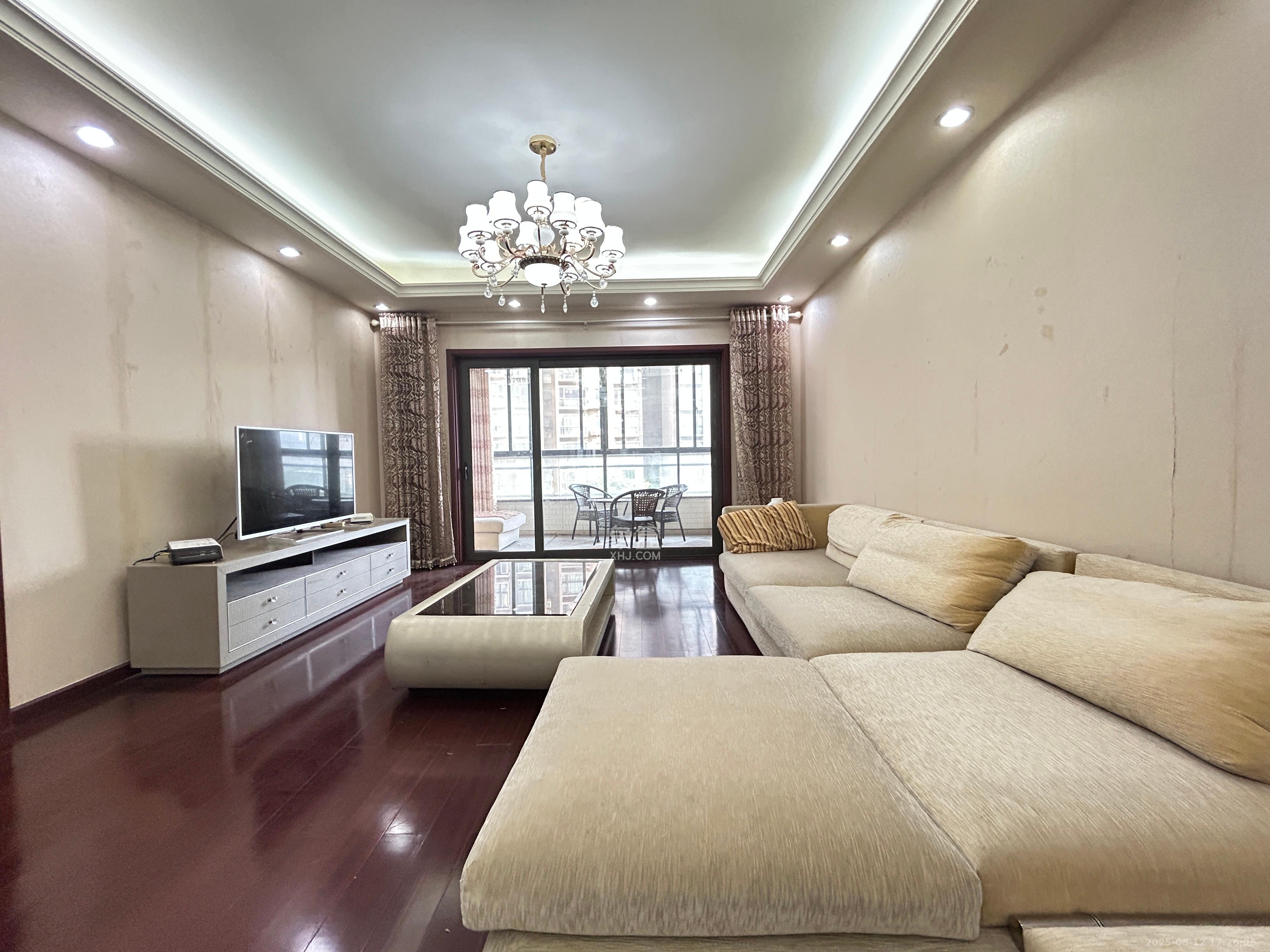 盛世美居荷园 3室2厅2卫 4100.0元/月 盛世美居荷园 3室2厅2卫 4100.0元/月室内图