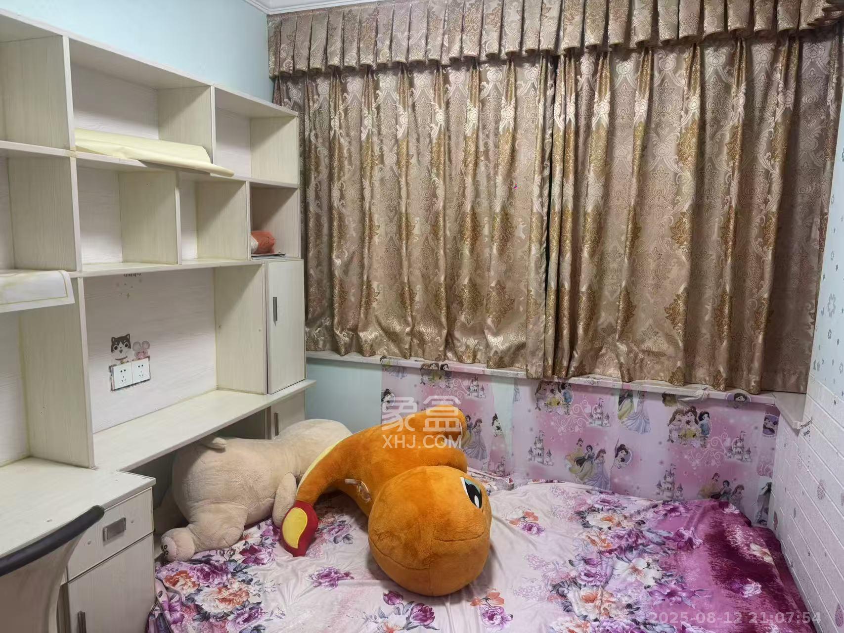 尊邸华庭  3室2厅1卫   2200.00元/月室内图