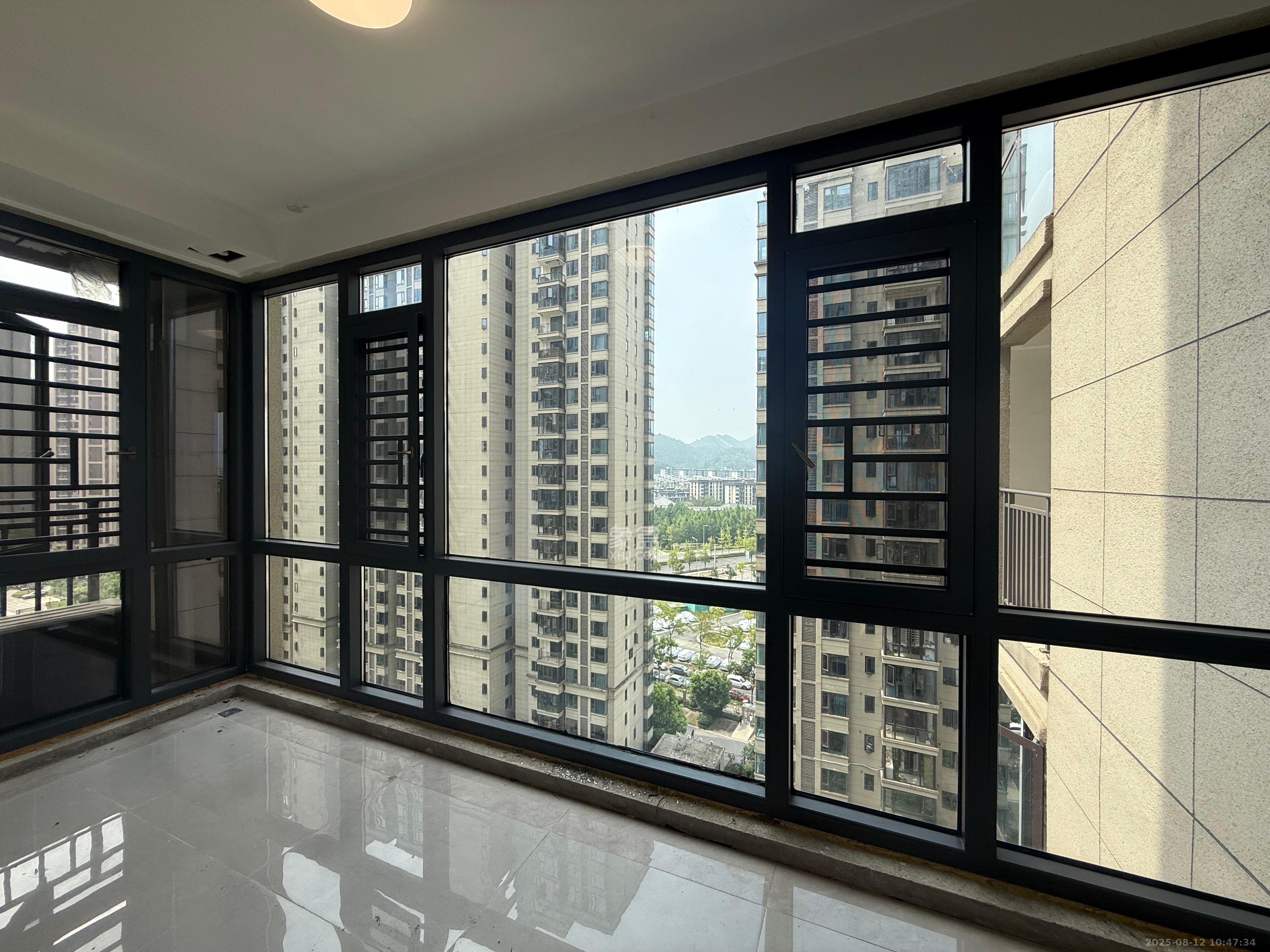 梅溪湖金茂湾  4室2厅2卫    3700.0元/月室内图