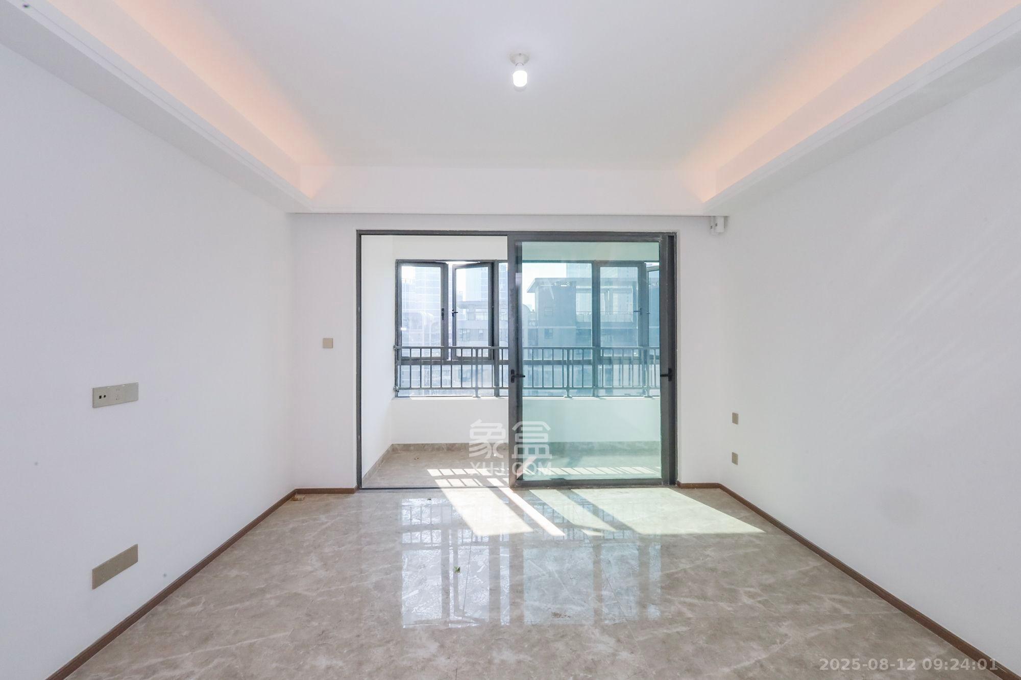 复地滨江金融中心  4室2厅2卫    4500.0元/月 复地滨江金融中心  4室2厅2卫    4500.0元/月室内图