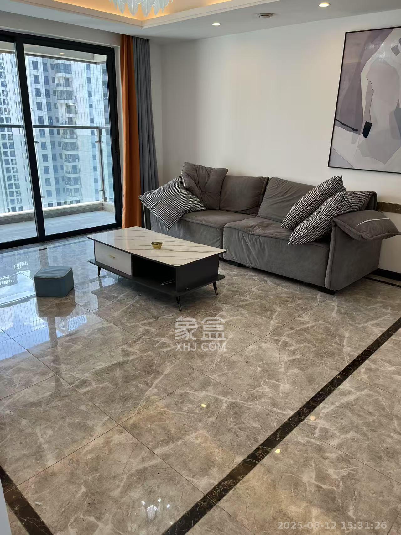 绿地长沙城际空间站（绿地新里佳苑）  1室0厅0卫    3800.0元/月