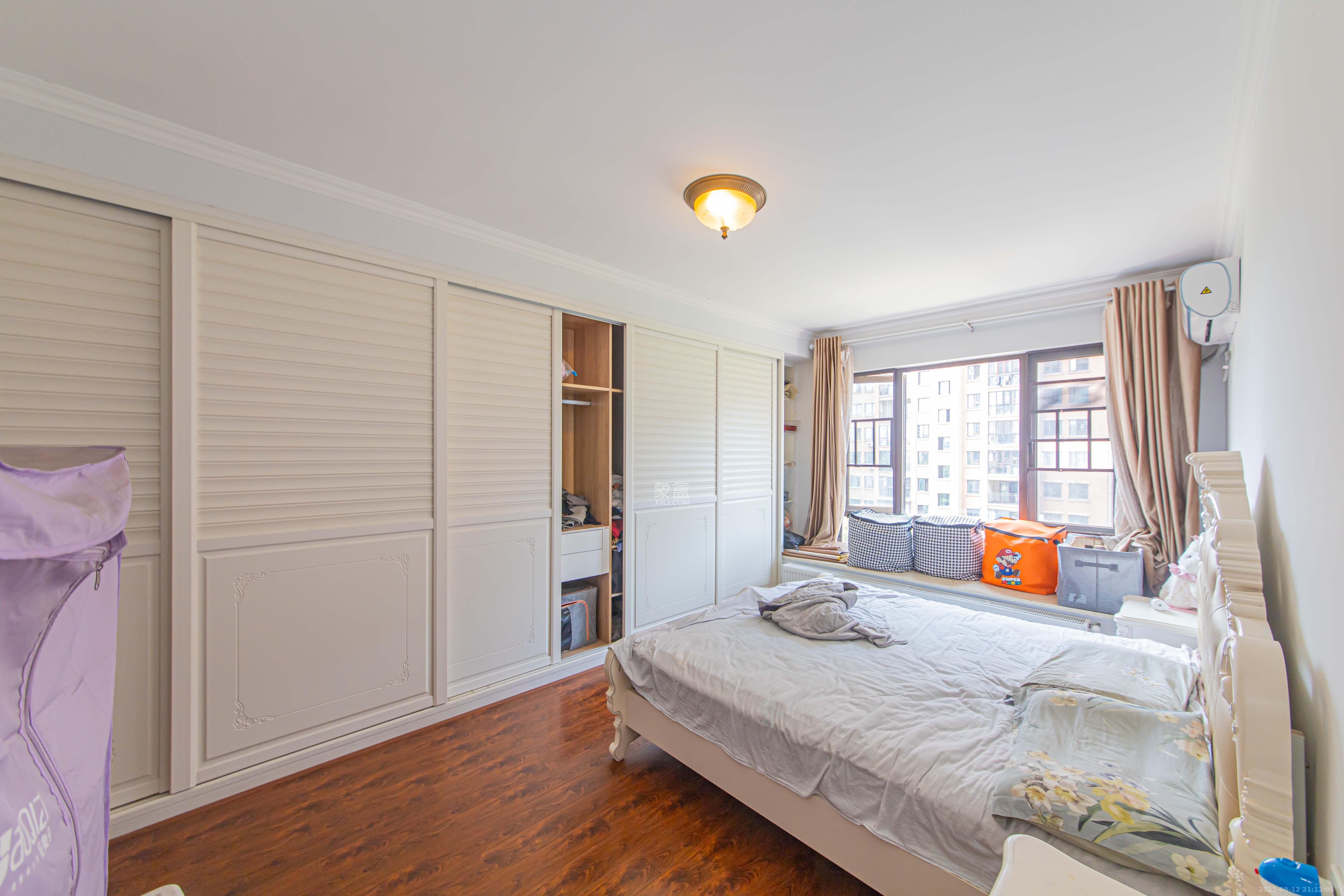 鑫远和城(一、二期) 4室2厅2卫 130.0万 鑫远和城(一、二期) 4室2厅2卫 130.0万卧室