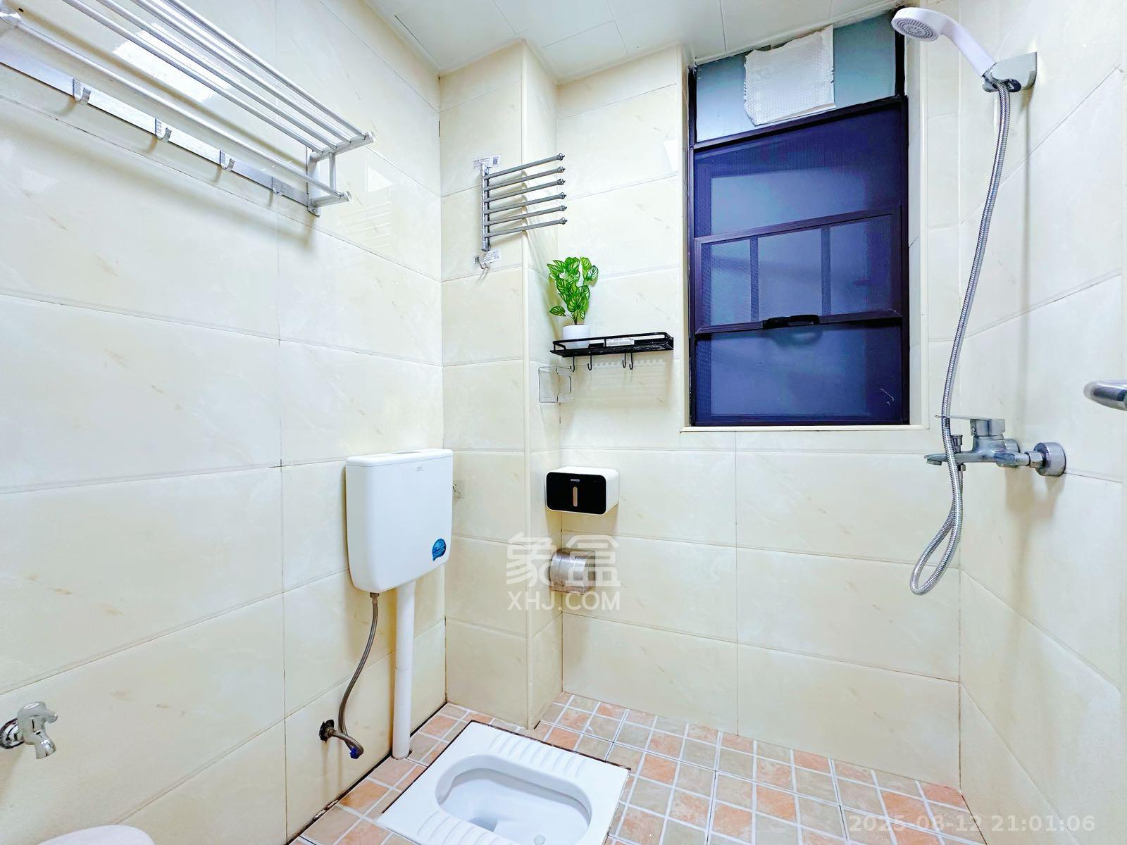 上园商住小区  3室1厅1卫   3200.00元/月室内图