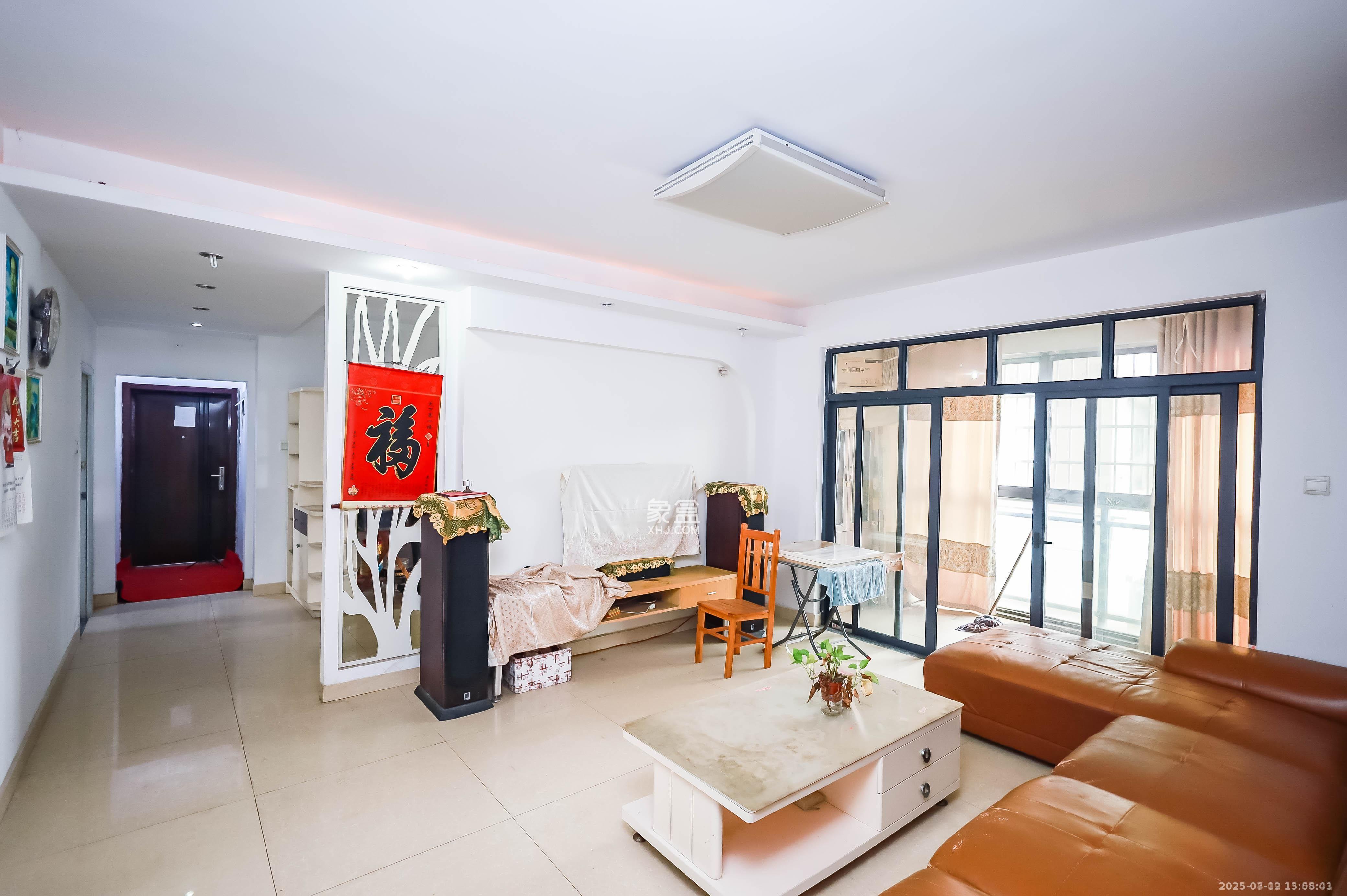 金科东方大院三四期 3室2厅2卫 2500.0元/月 金科东方大院三四期 3室2厅2卫 2500.0元/月室内图