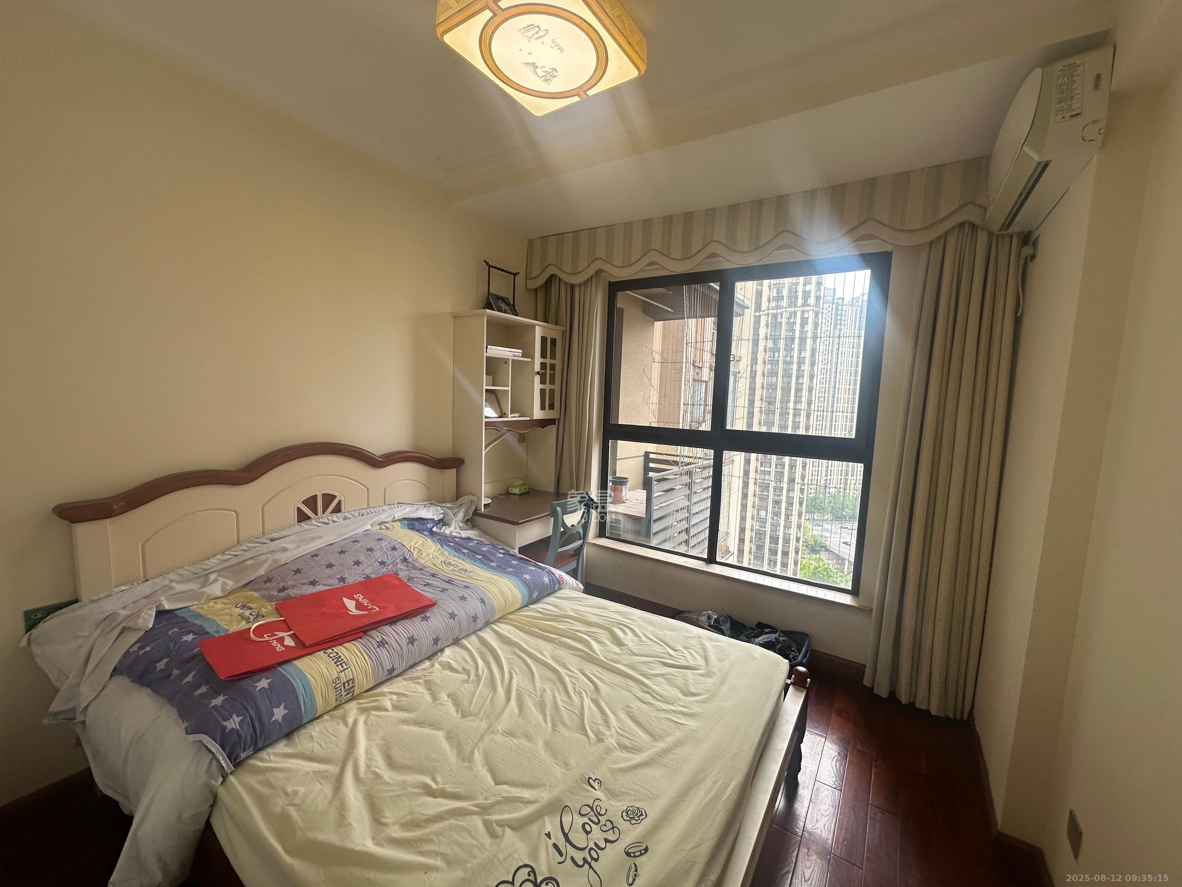 和泓梅溪四季  3室2厅2卫    3500.0元/月室内图