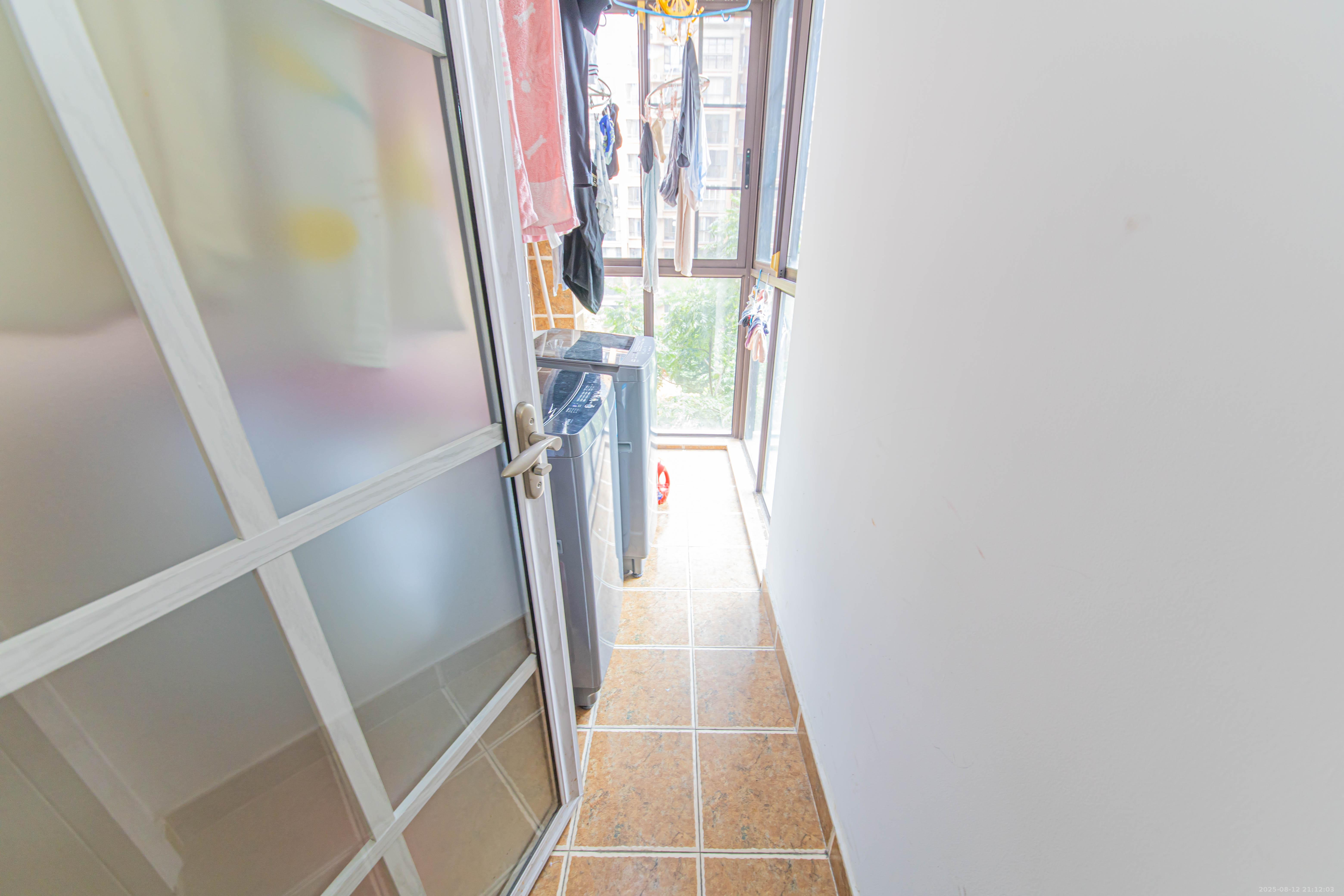 鑫远和城(一、二期) 4室2厅2卫 130.0万 鑫远和城(一、二期) 4室2厅2卫 130.0万阳台