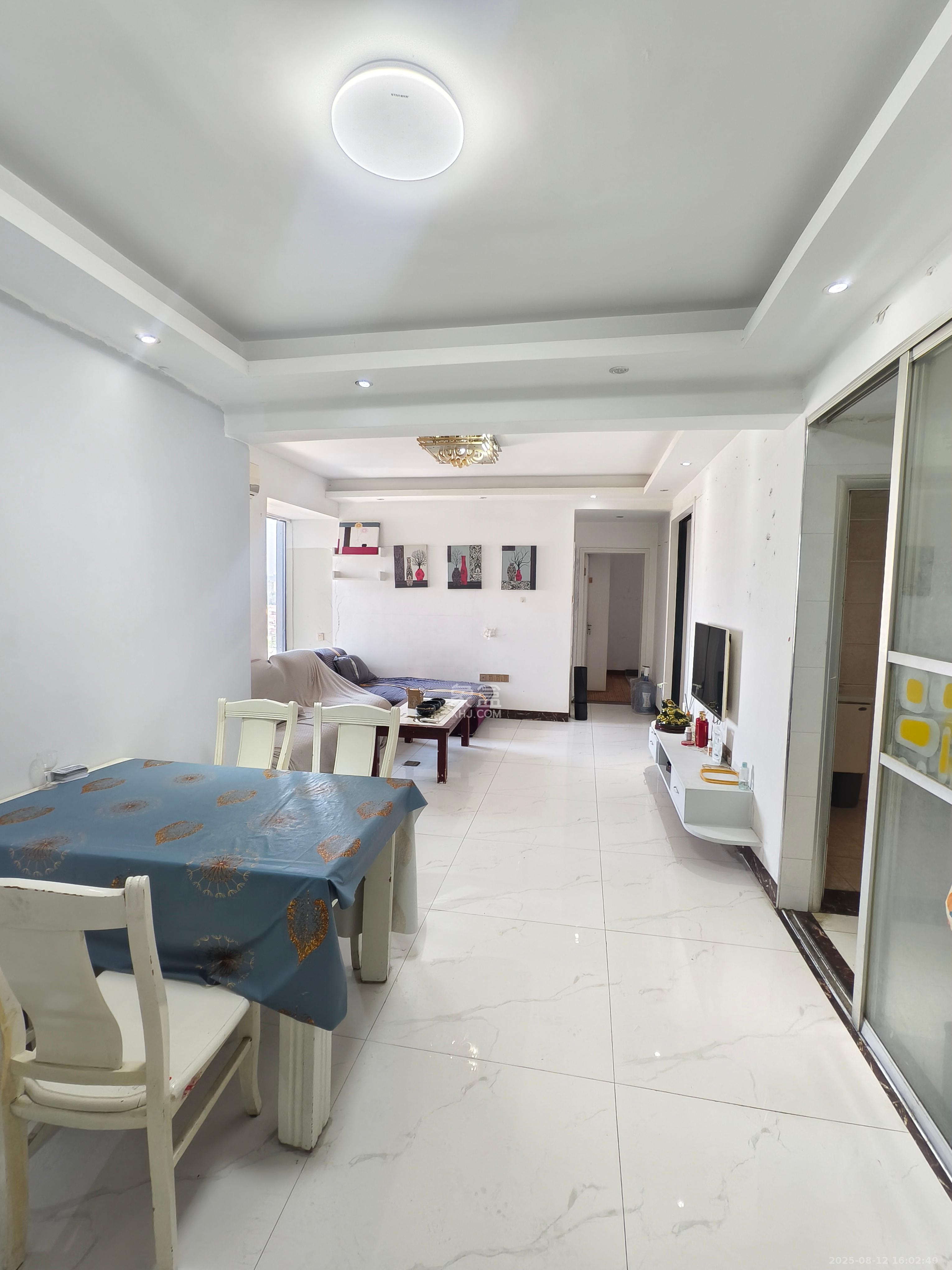 长房时代城 3室2厅1卫 2400.0元/月 长房时代城 3室2厅1卫 2400.0元/月室内图