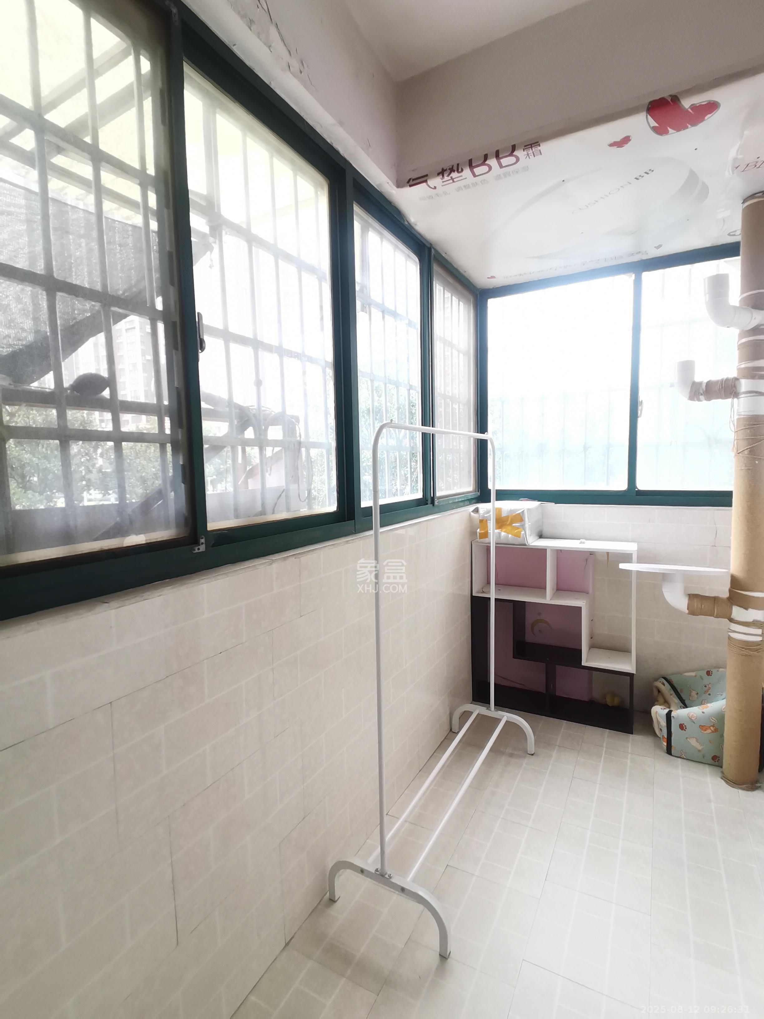 华天LOHO小镇 2室2厅1卫 1400.0元/月 华天LOHO小镇 2室2厅1卫 1400.0元/月室内图