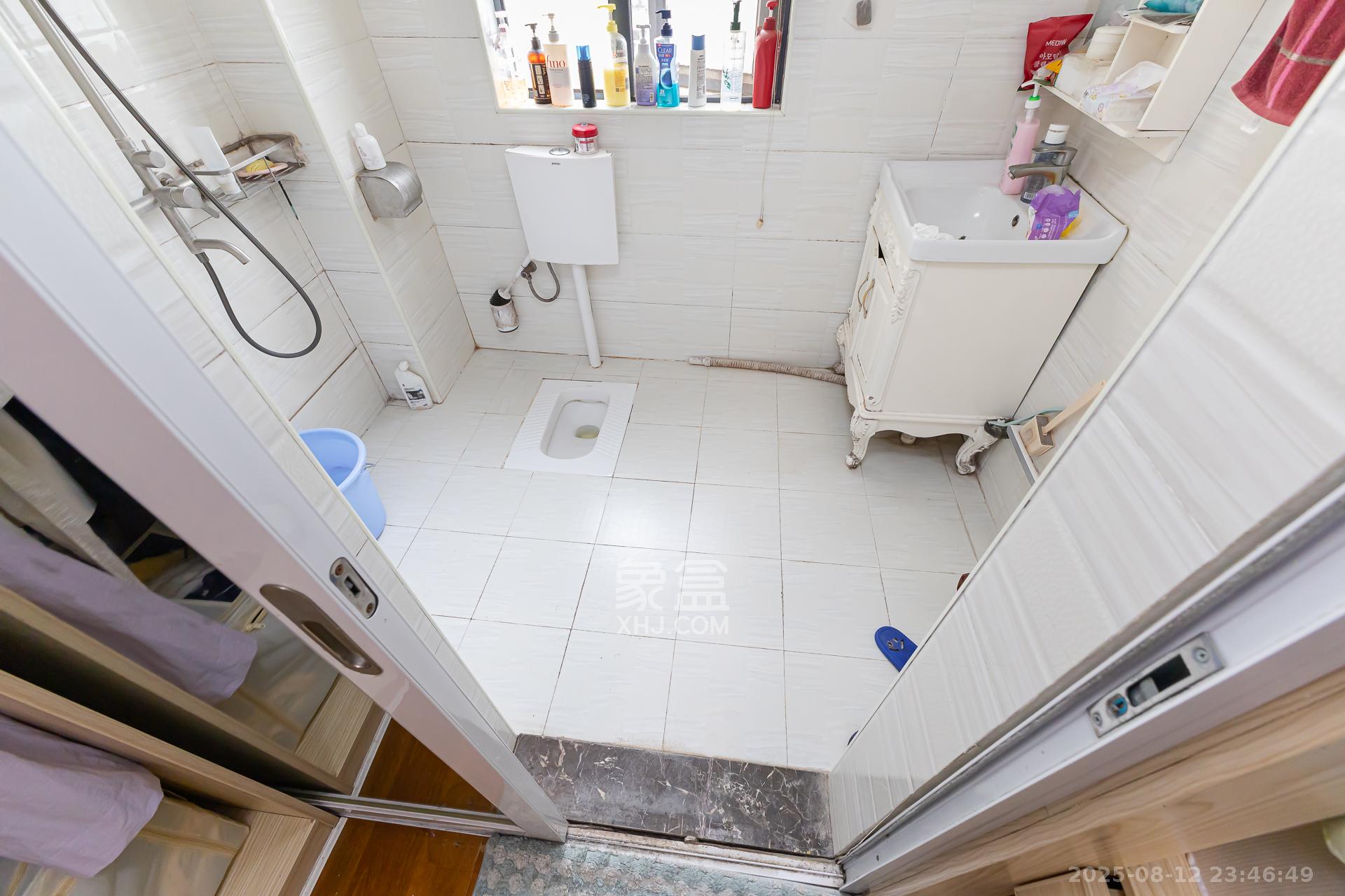 勤诚达新界 4室2厅2卫 100.0万 勤诚达新界 4室2厅2卫 100.0万卫生间