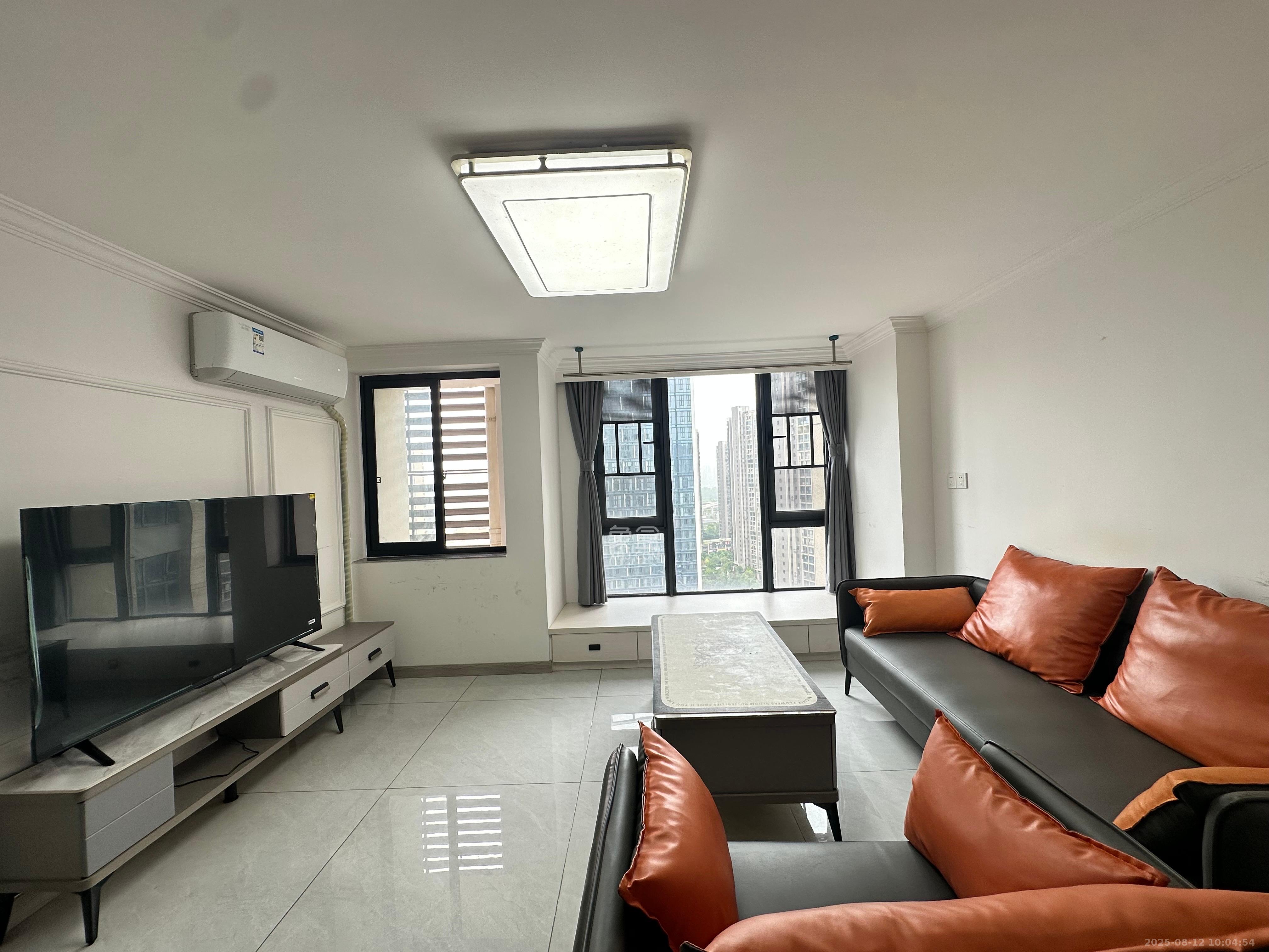 嘉宇银杉(嘉宇西苑) 2室1厅1卫 1700.00元/月 嘉宇银杉(嘉宇西苑) 2室1厅1卫 1700.00元/月室内图