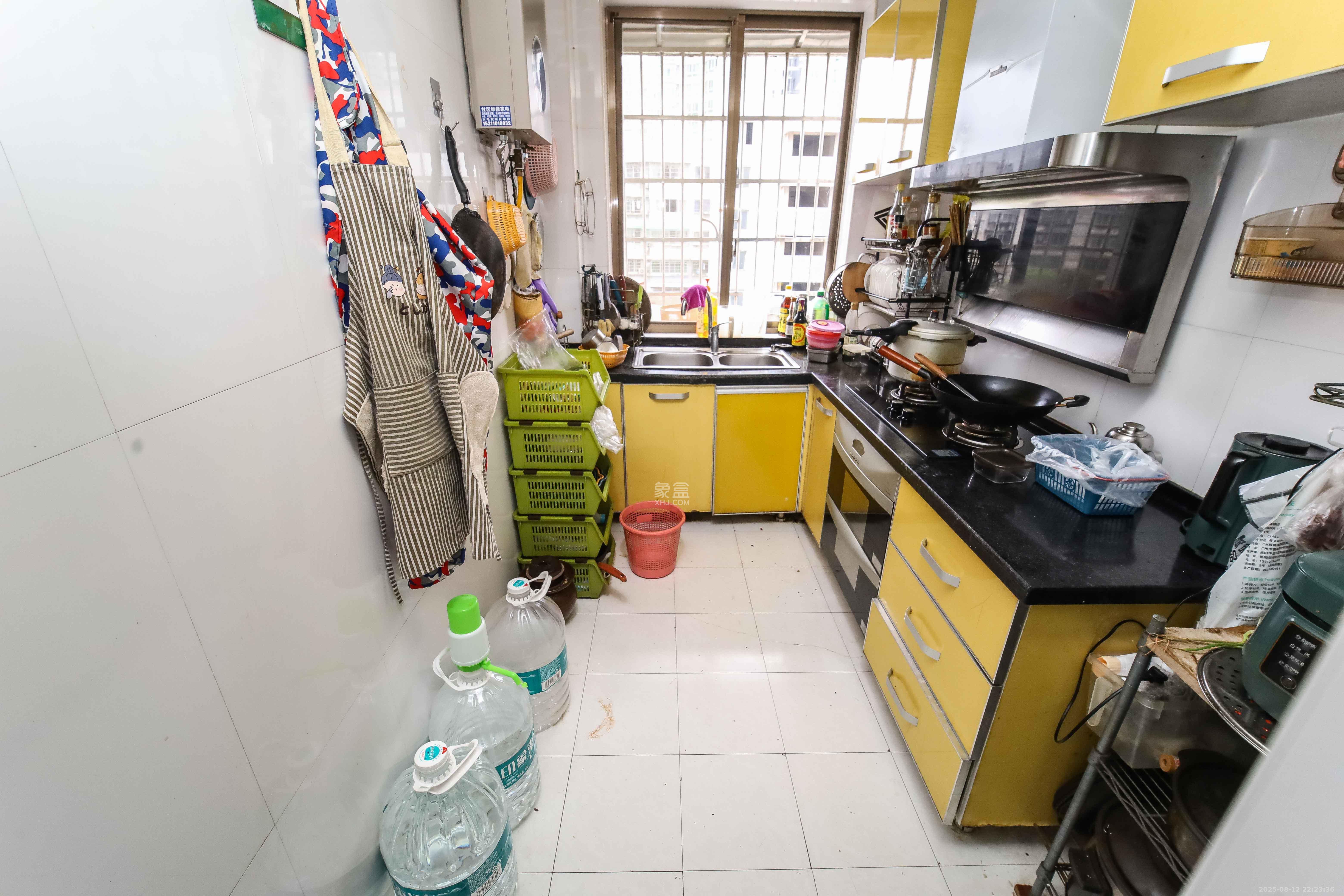 宇力大厦  3室2厅2卫    79.8万厨房